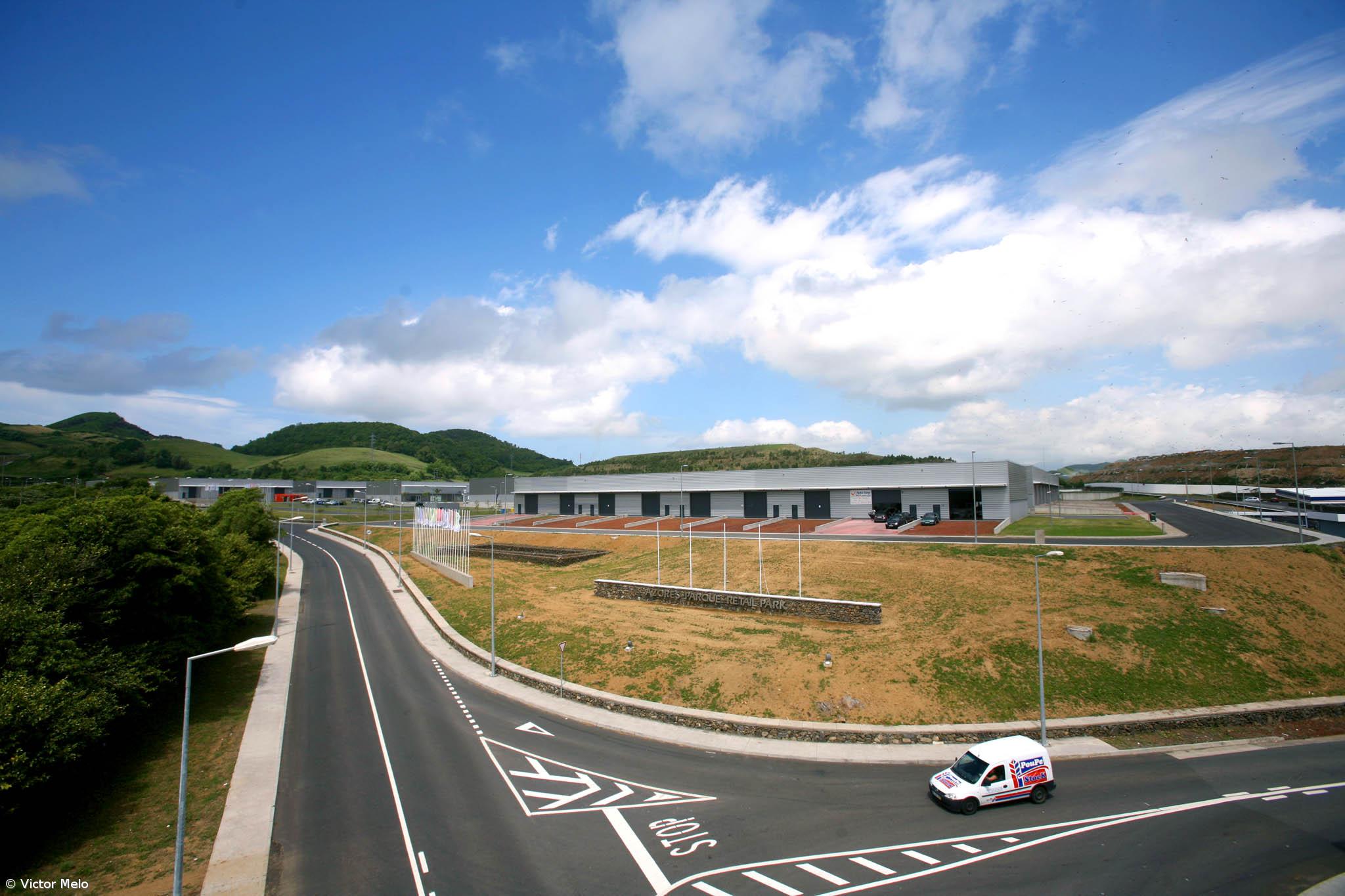 Jovem de 19 anos morre em acidente de mota junto ao Azores Park – Imagem 1