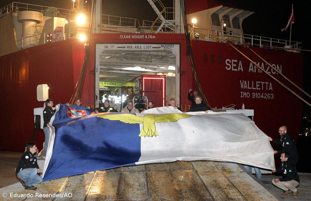 Desembarque noturno das viaturas do Azores Airlines Rallye  – Imagem 1