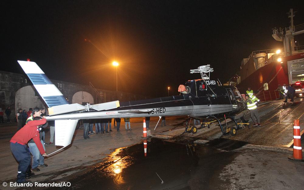 Desembarque noturno das viaturas do Azores Airlines Rallye  – Imagem 2