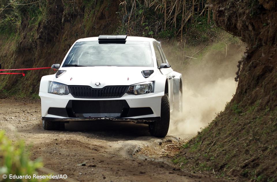 Equipas afinam máquinas para o rali (FOTOGALERIA) – Imagem 1