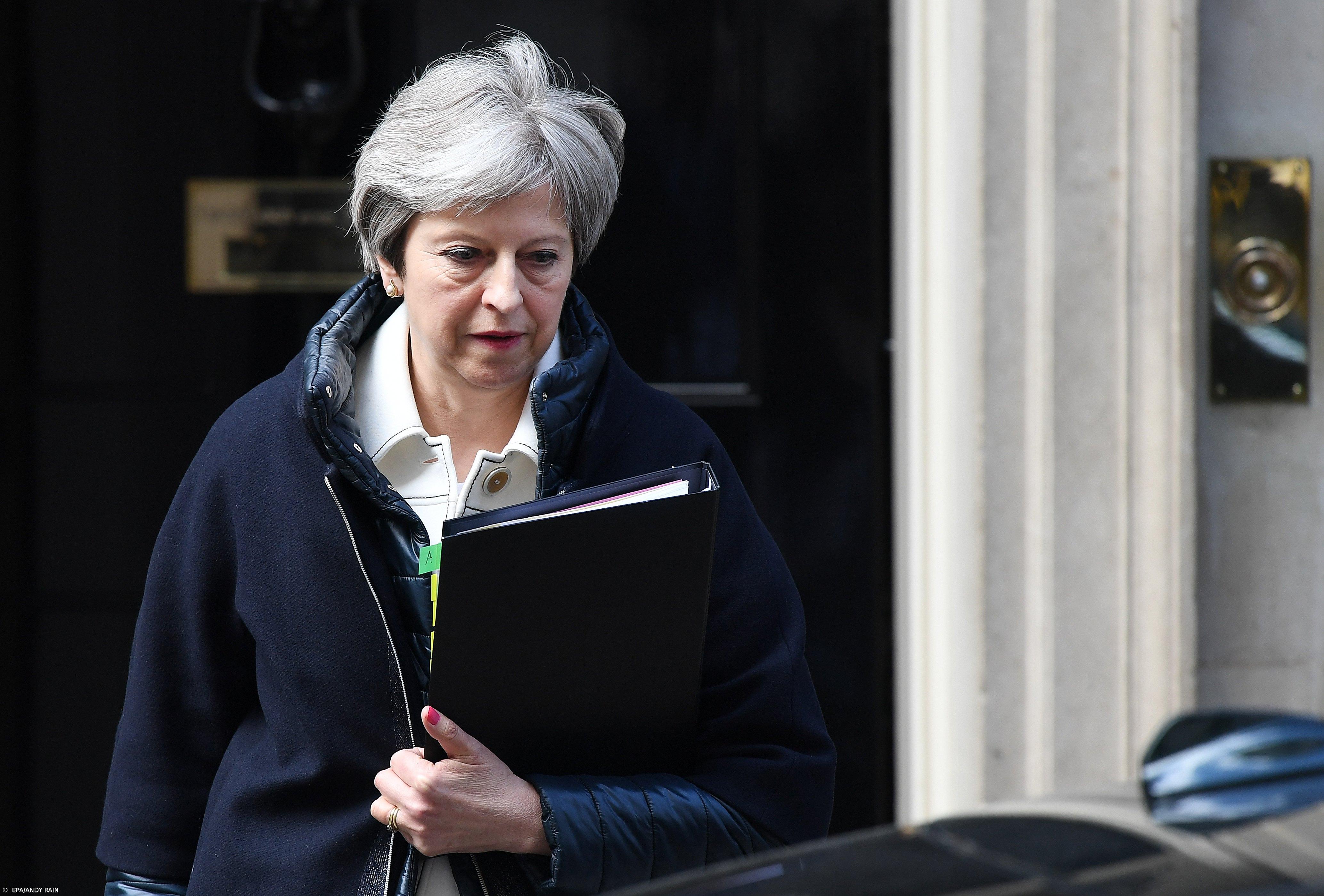 Governo britânico aprovou “colectivamente” rascunho de acordo para sair da UE – Imagem 1