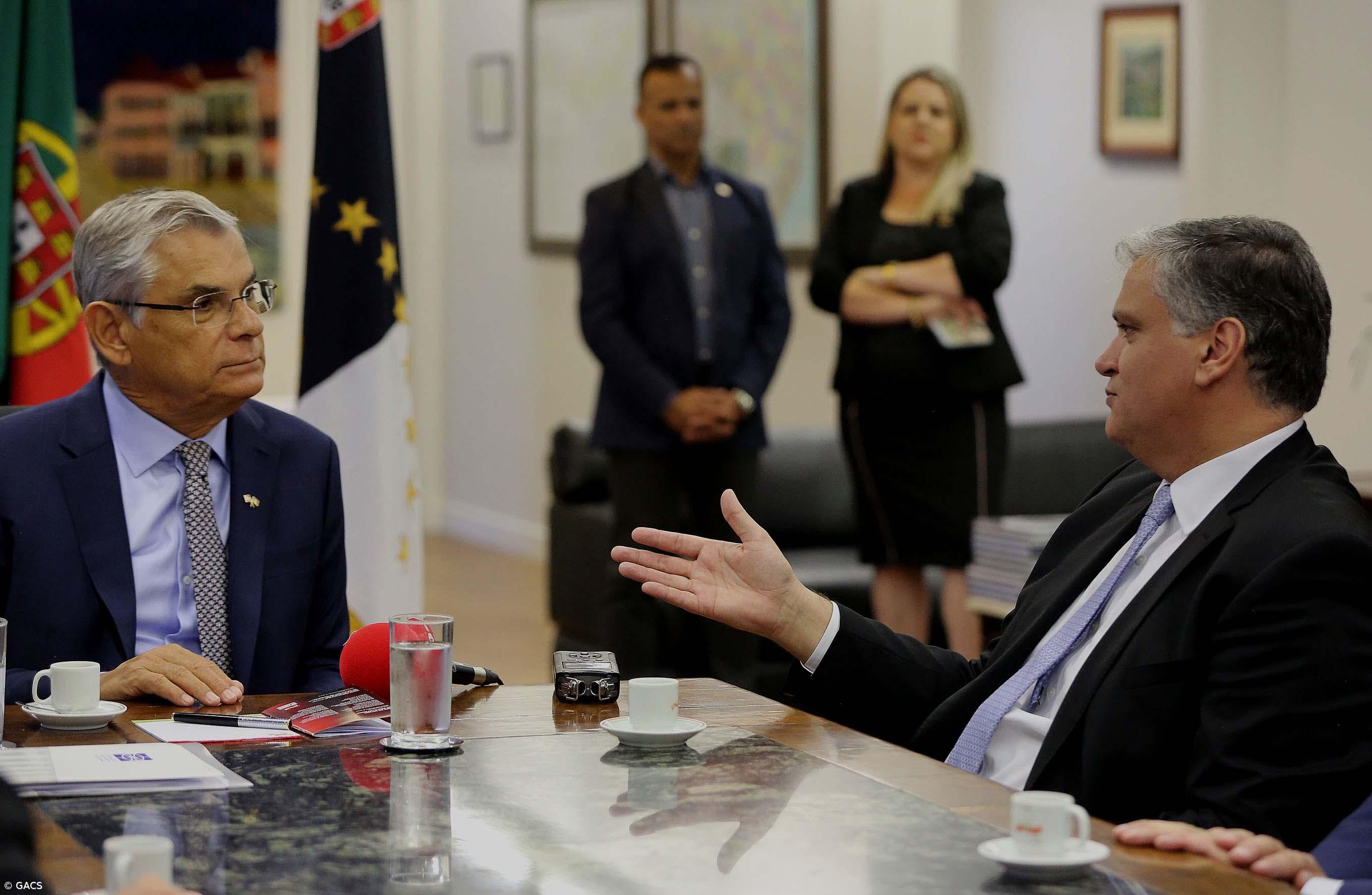 Vasco Cordeiro inicia visita ao Brasil com convite a governador de Santa Catarina  – Imagem 1