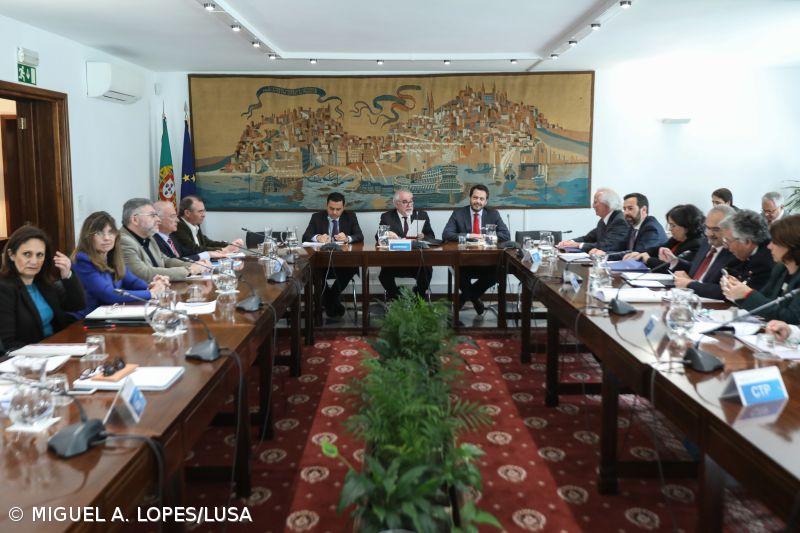 Governo promete continuar discussão sobre pensões antecipadas em 2019 – Imagem 1