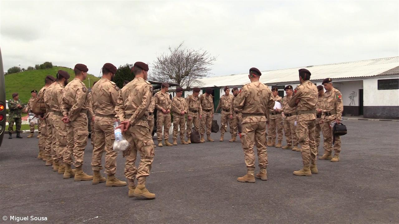 Agrupamento da Zona Militar dos Açores partiu para o Iraque (vídeo) – Imagem 1