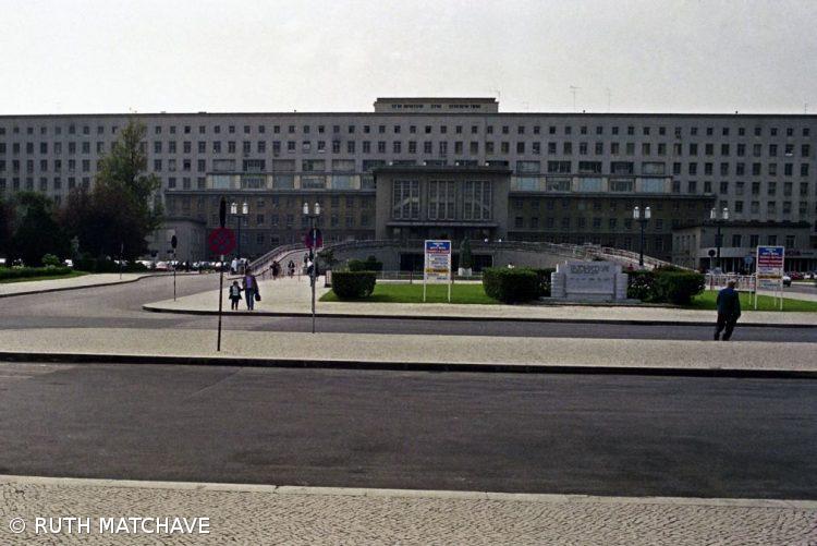 Internamentos descem, 891 novos casos e oito mortes nas últimas 24 horas – Imagem 1