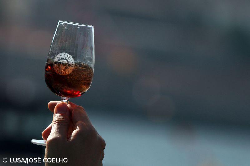Recorde do Guiness de maior prova de vinho do Porto batido em Lisboa – Imagem 1