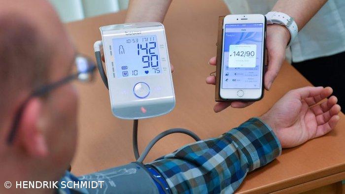 Infarmed descarta relação entre medicação para hipertensão e doenças cardíacas e agravamento da infeção – Imagem 1