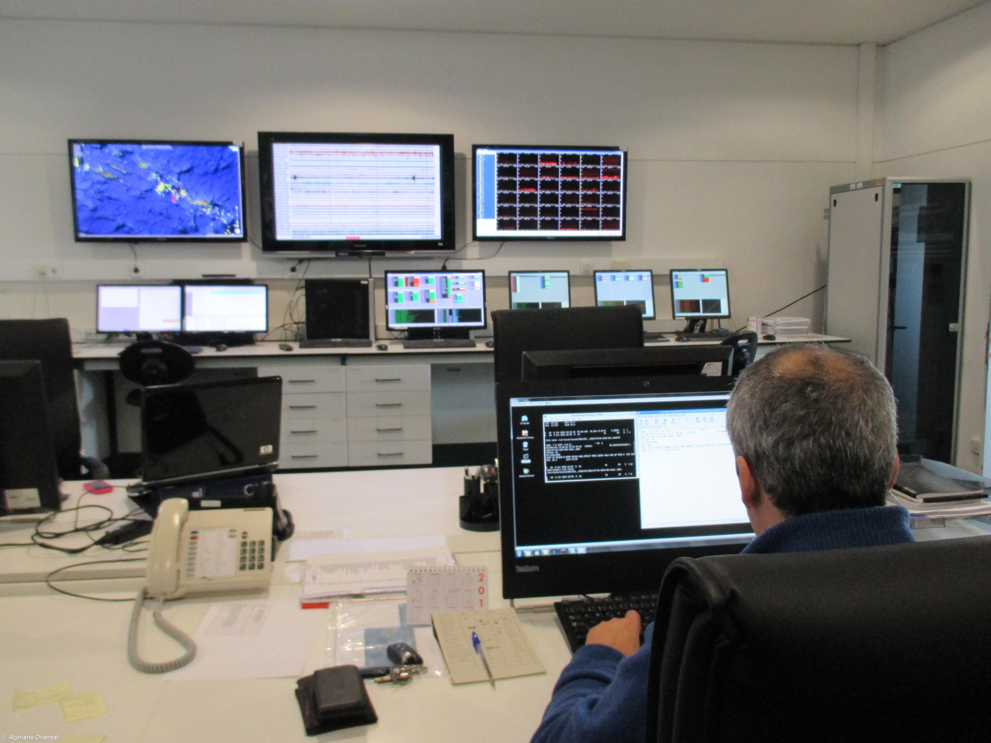 Investigadores dos Açores consciencializam população para atividade vulcânica  – Imagem 1