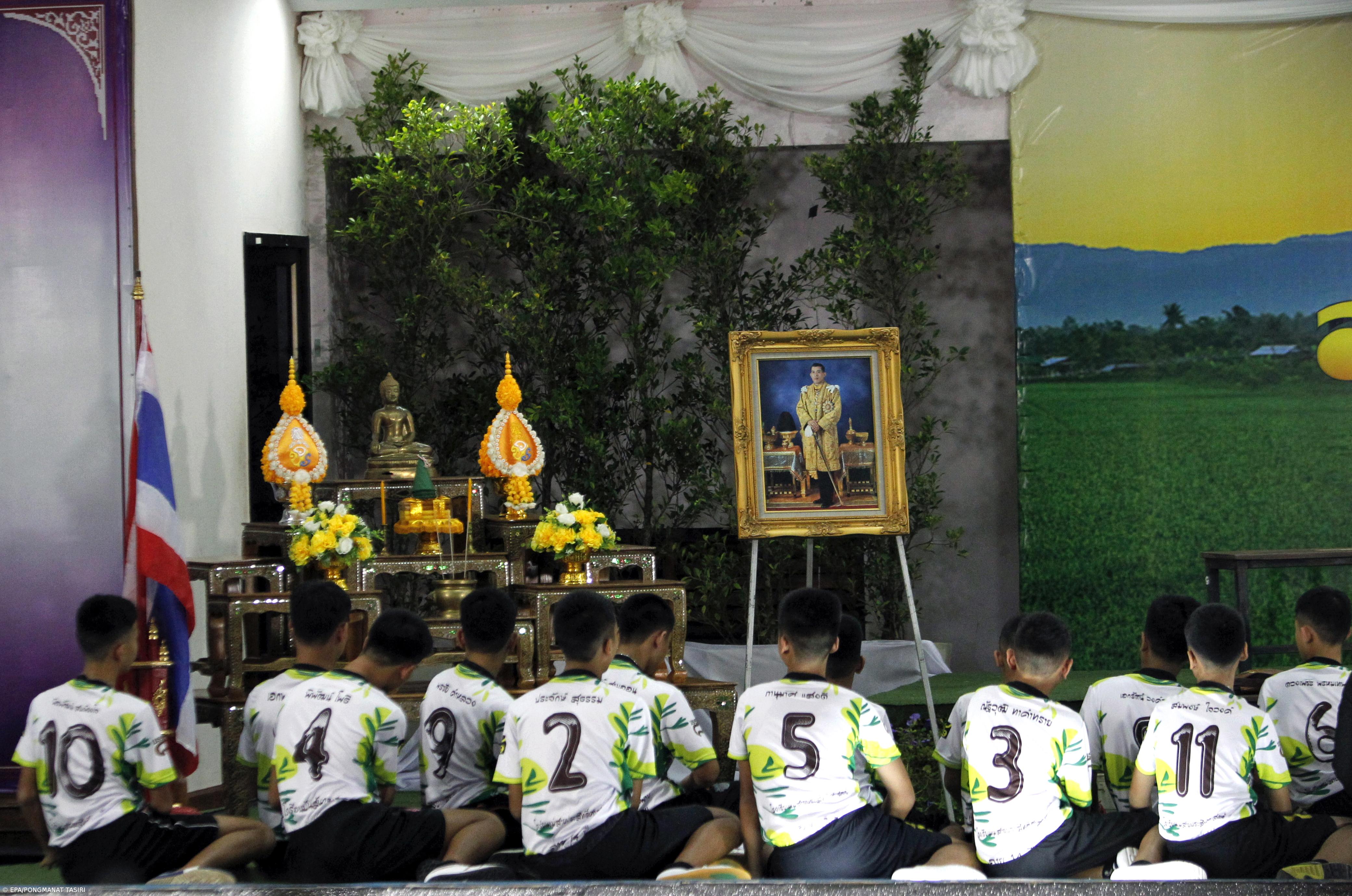 Jovens resgatados de gruta na Tailândia em Old Trafford para ver Manchester-Everton – Imagem 1
