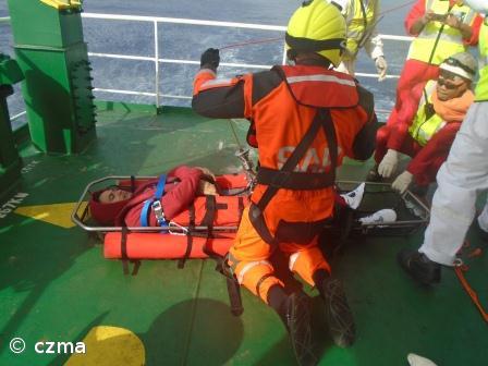 Resgate médico de tripulante a mais de 700 km da ilha de São Miguel – Imagem 1