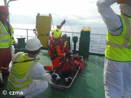 Resgate médico de tripulante a mais de 700 km da ilha de São Miguel – Imagem 2