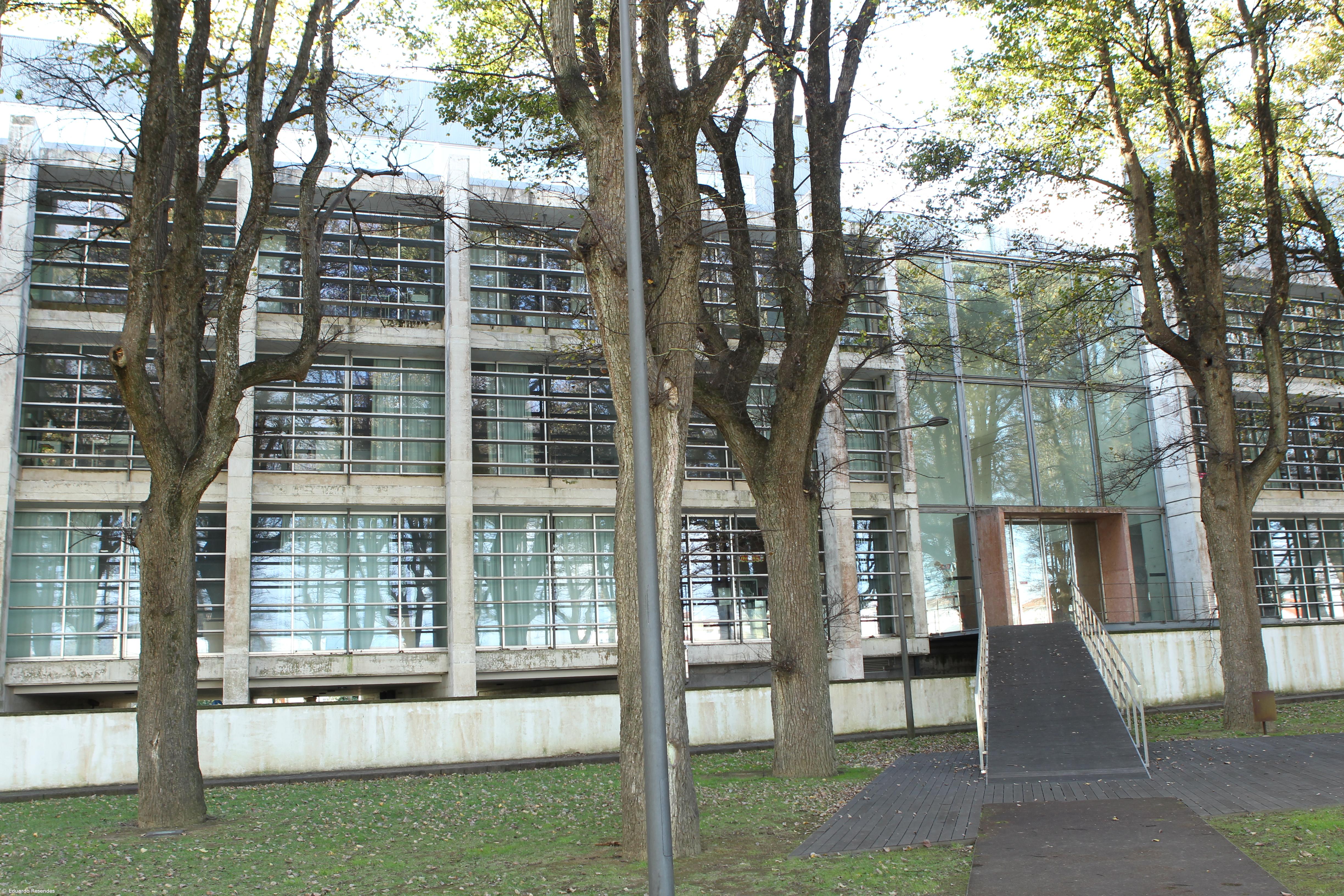 Universidade dos Açores adia ou cancela eventos em espaços da instituição – Imagem 1