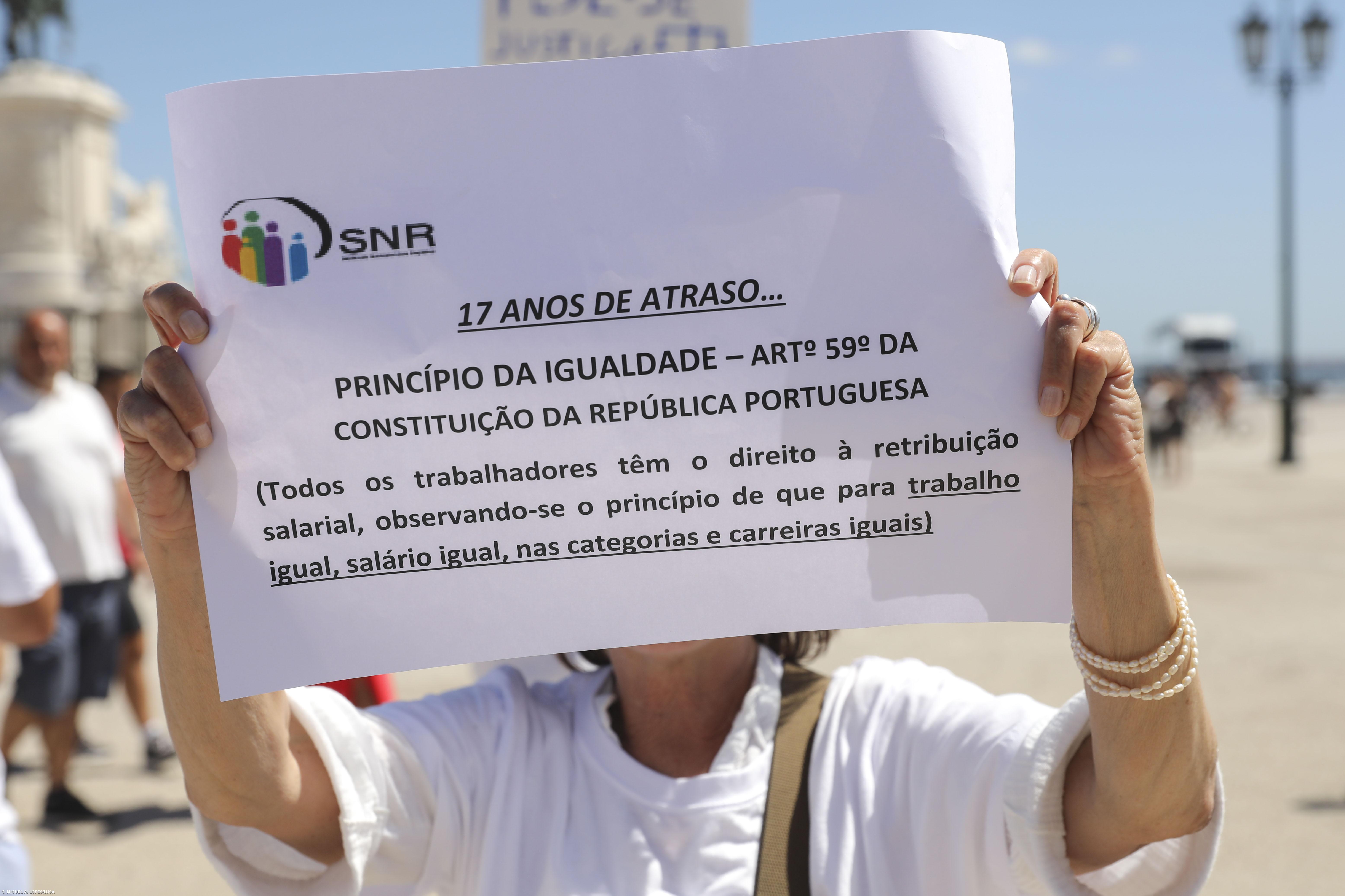 Trabalhadores dos registos entram hoje em greve até sábado – Imagem 1