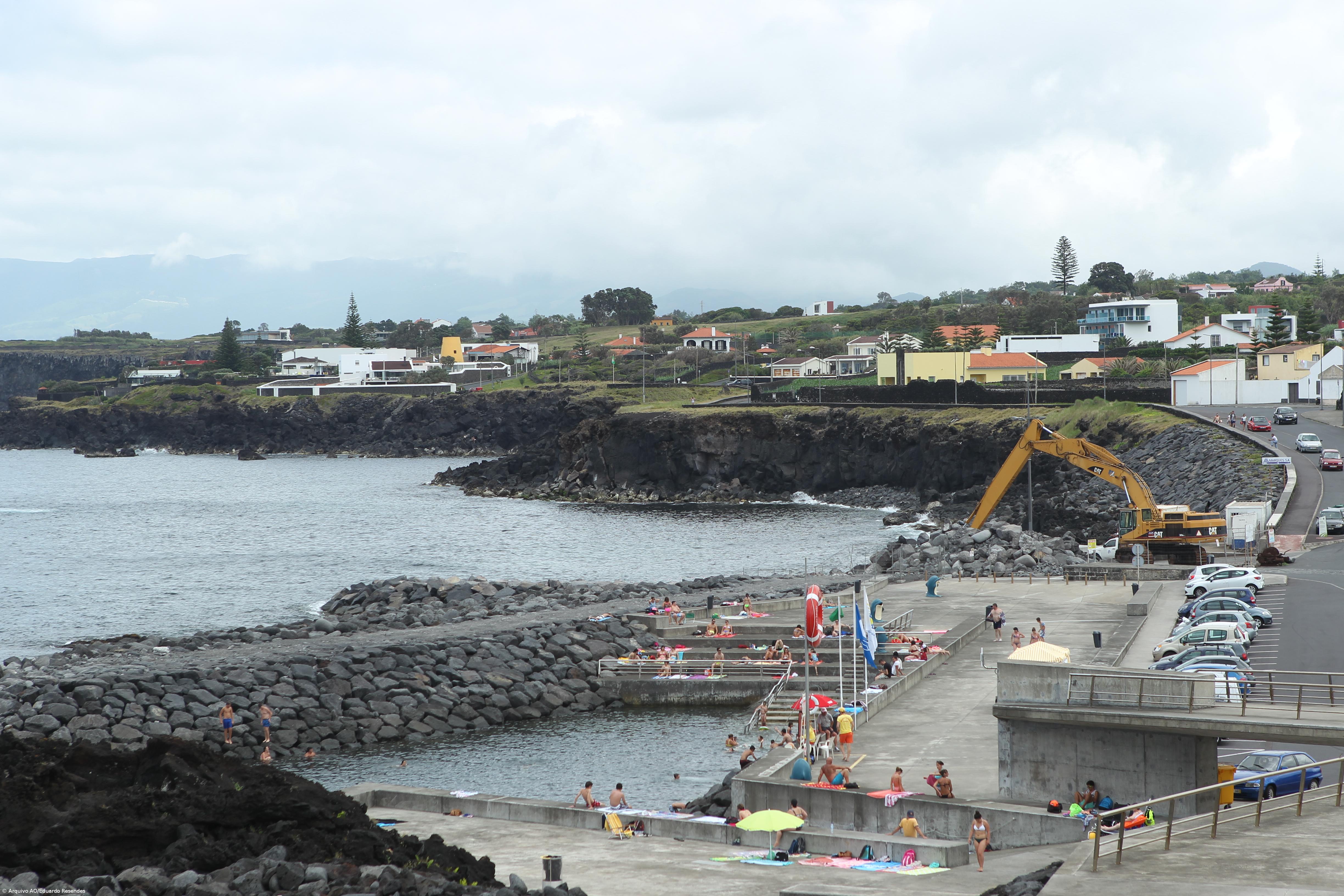 Poços de São Vicente e praia das Milícias com nadadores salvadores ao fim de semana – Imagem 1