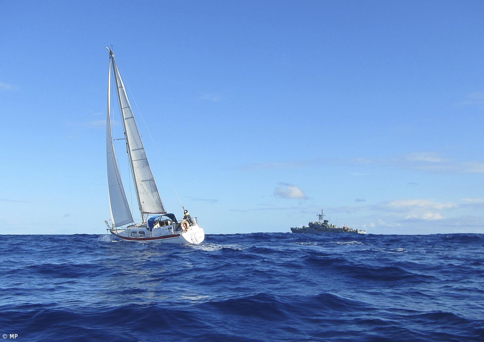 Marinha assiste embarcação de recreio em risco de afundar nos Açores – Imagem 1