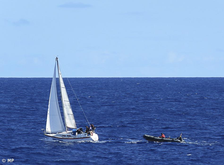 Marinha assiste embarcação de recreio em risco de afundar nos Açores – Imagem 2