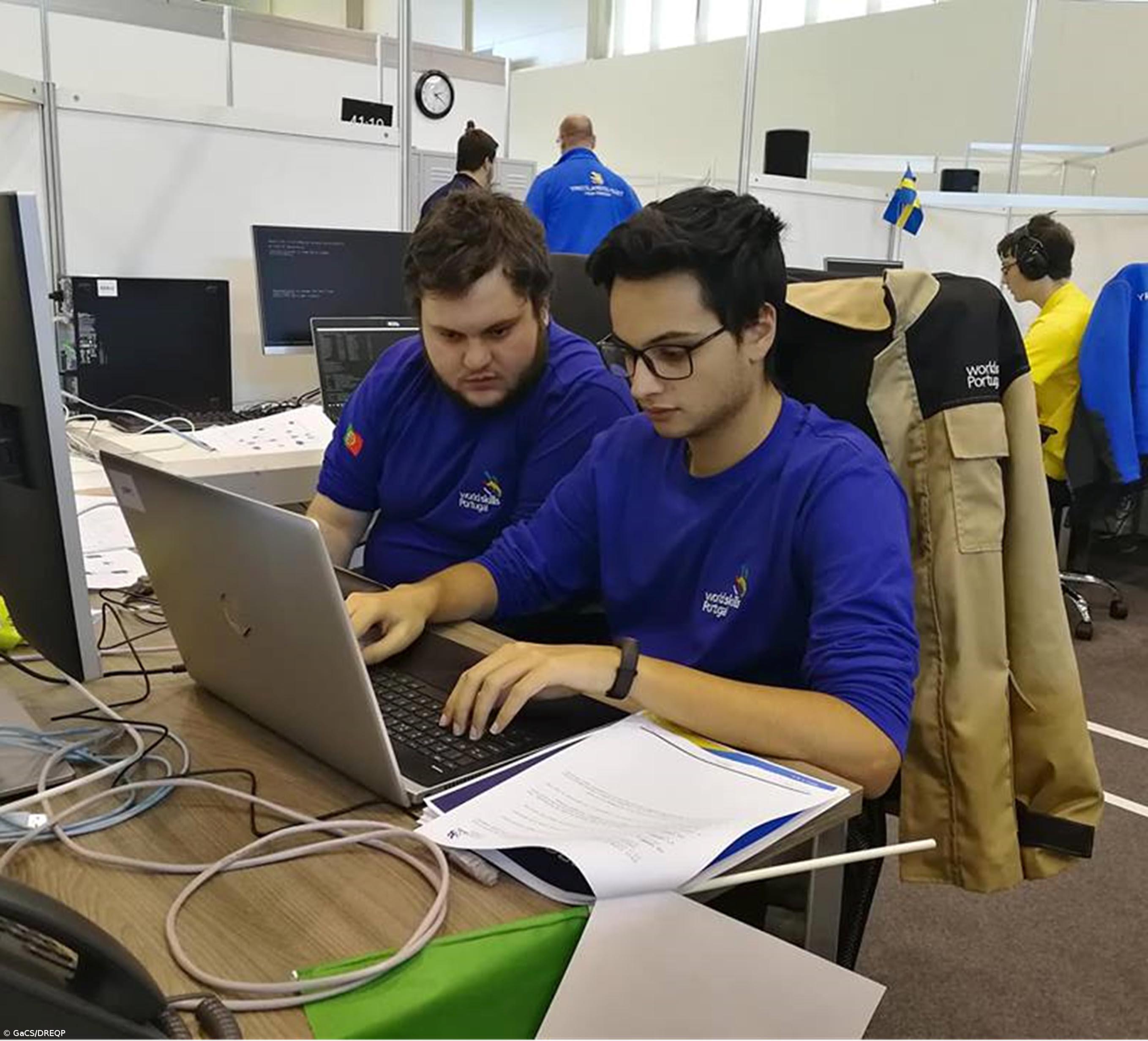 Jovens Açorianos conquistam Medalhas de Excelência no EuroSkills  – Imagem 1