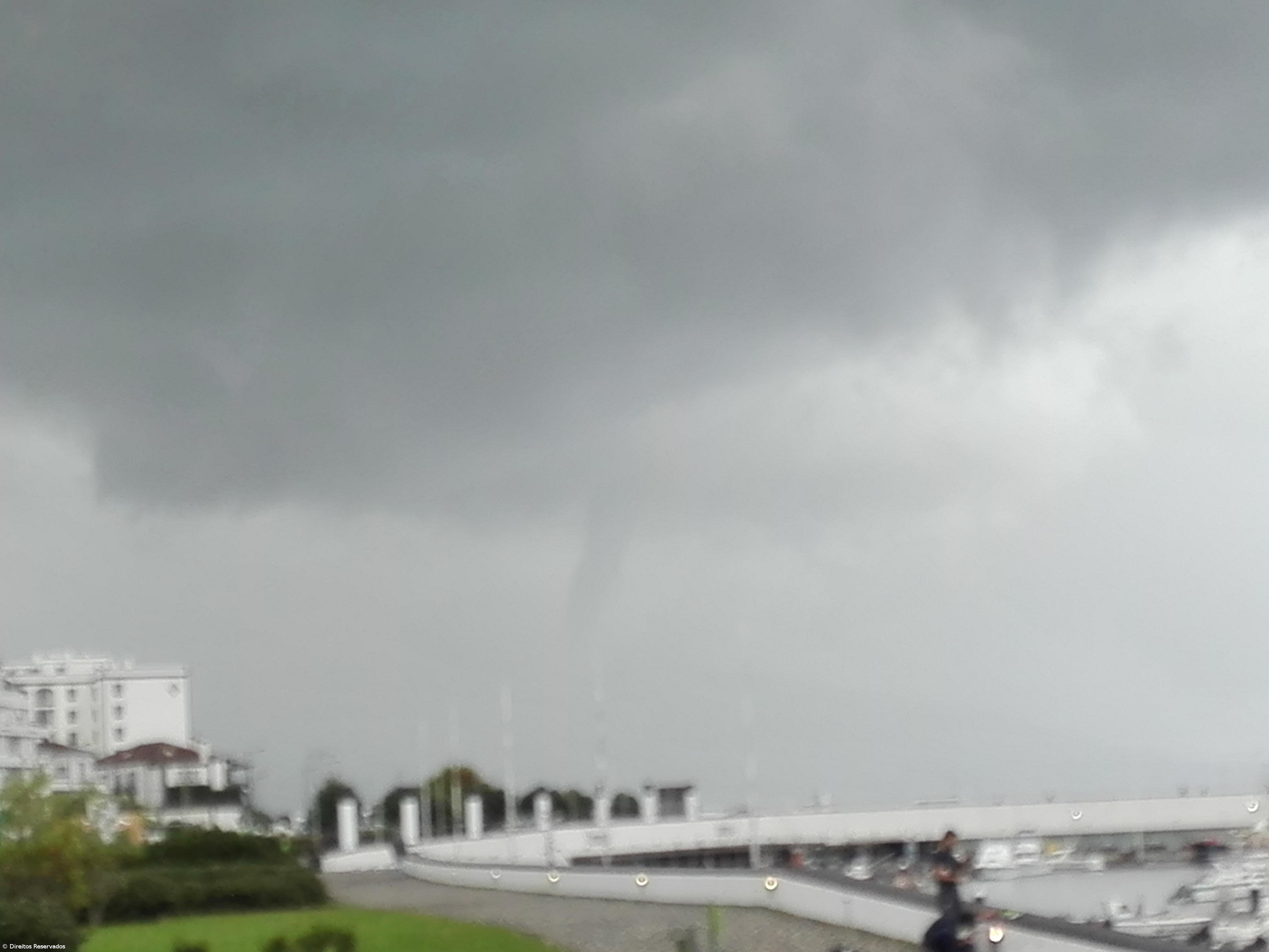 Formação de nuvens registada esta tarde – Imagem 1