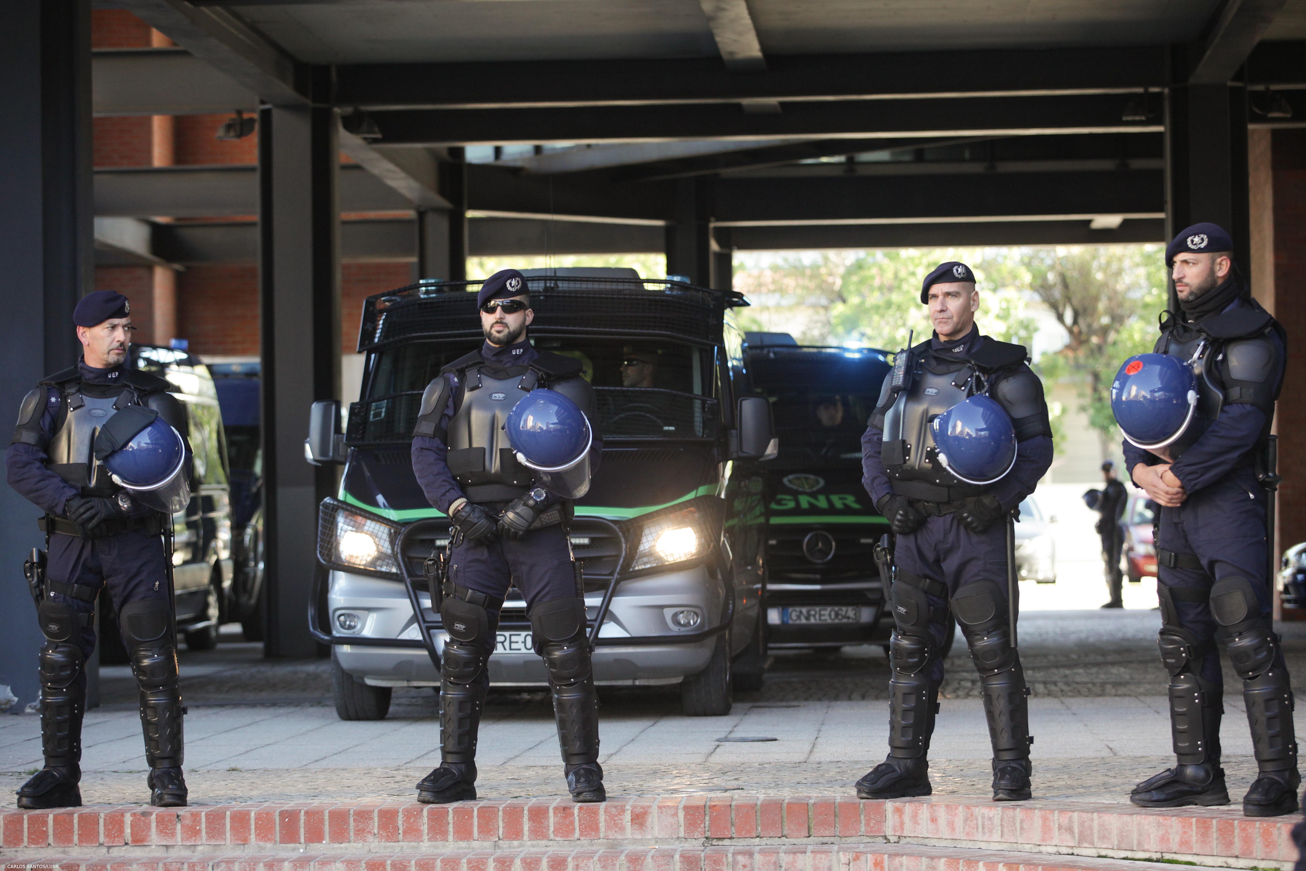 Greve dos funcionários judiciais atrasa interrogatório de Bruno de Carvalho – Imagem 1