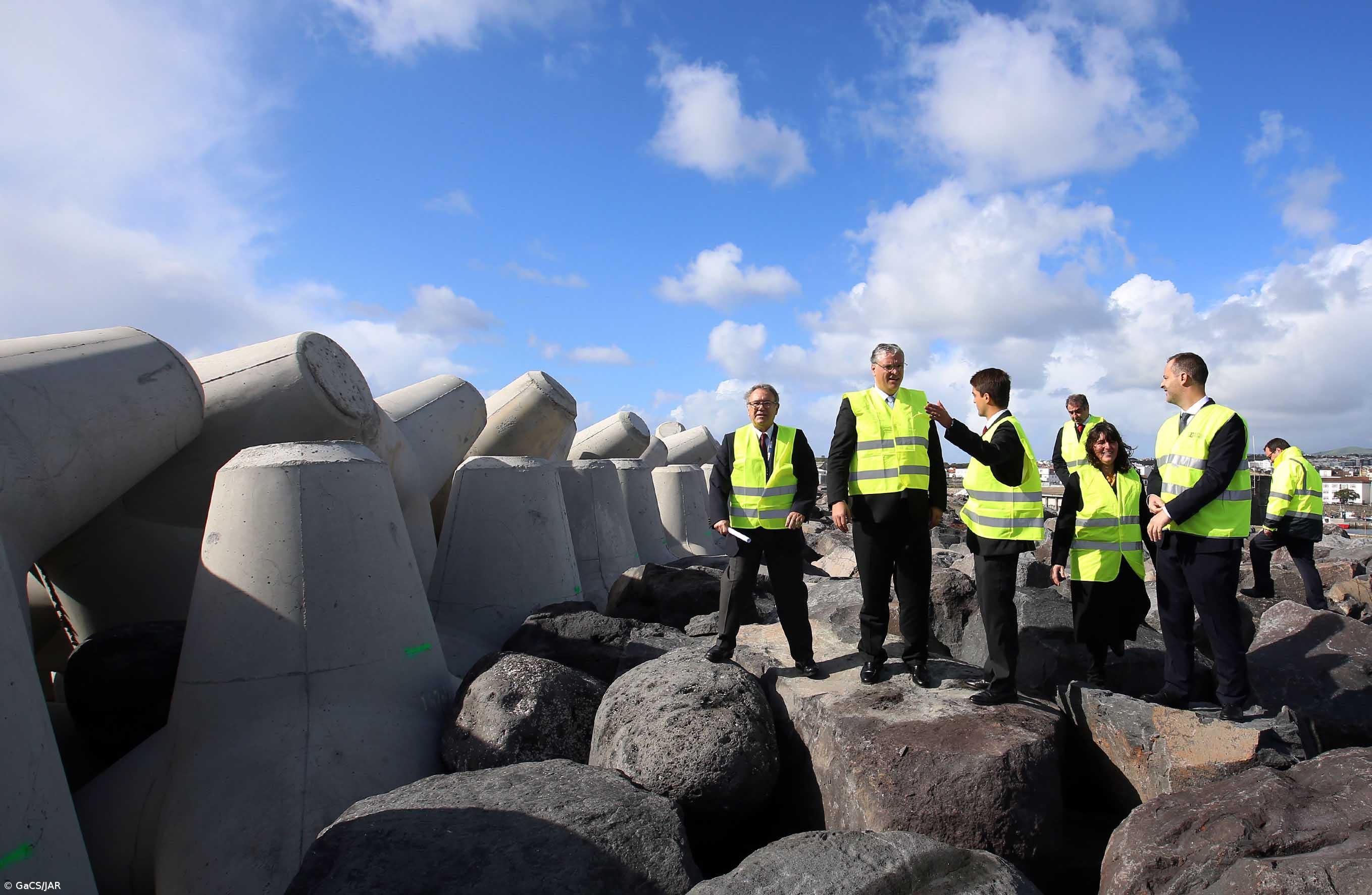 Governo dos Açores quer melhorar eficiência do porto de Ponta Delgada – Imagem 1