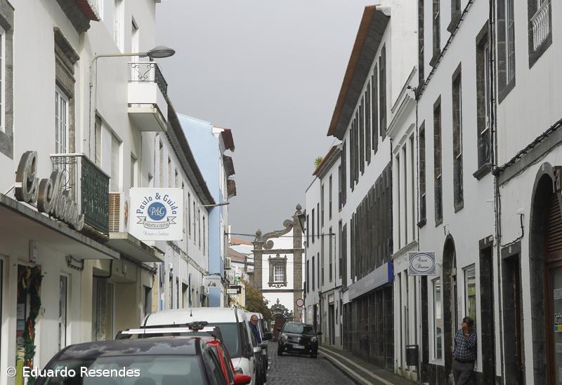 Iluminação pobre e burocracia da CMPD indignam comerciantes – Imagem 1