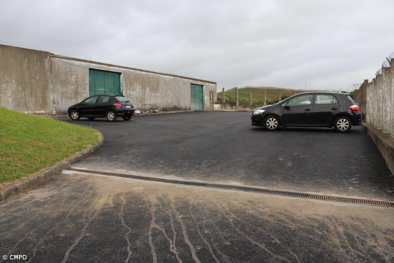 Obras de pavimentação nas Feteiras e nos Arrifes envolvem investimento superior a 30 mil euros – Imagem 2