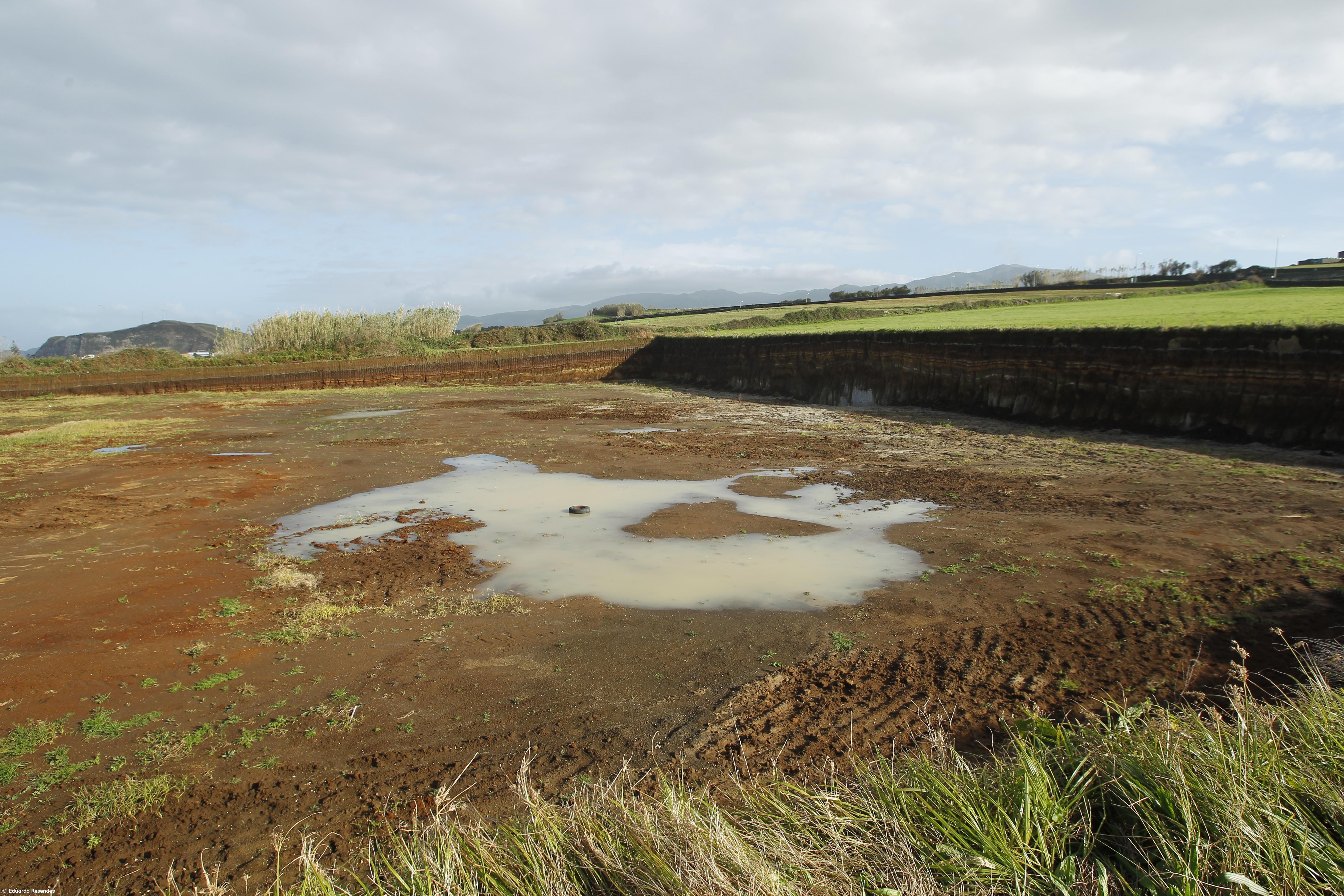 Obras no novo Campo do Rabo de Peixe estagnaram – Imagem 1