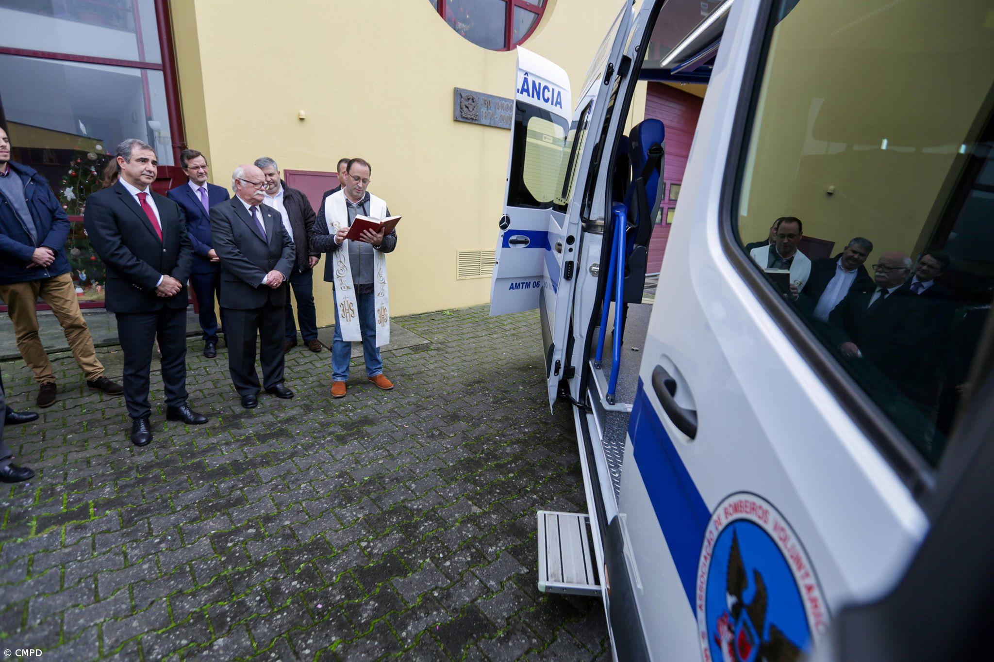 Bombeiros de Ponta Delgada gratos por nova ambulância mas dizem ser insuficiente – Imagem 1