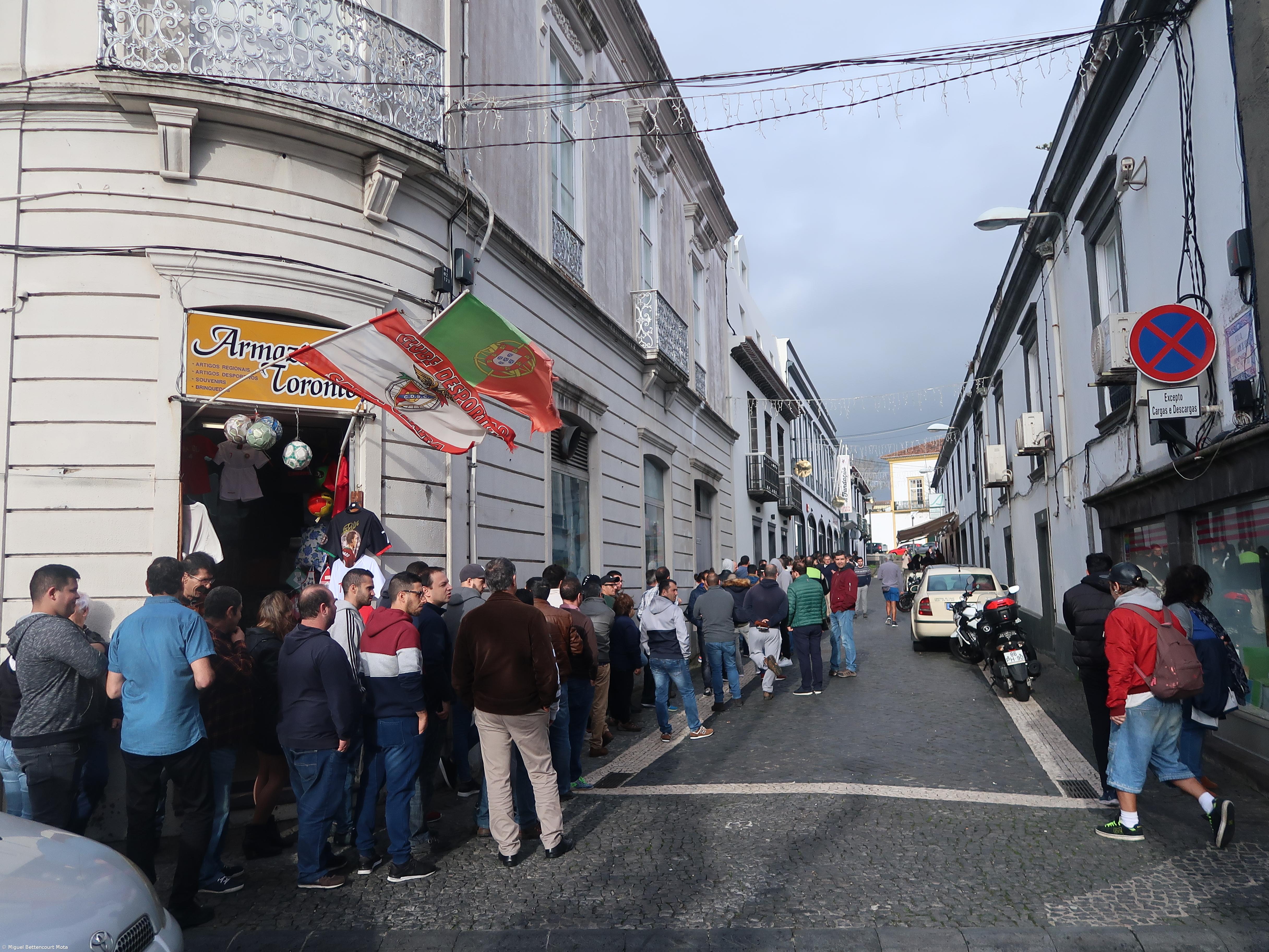 'Enchente' na corrida aos bilhetes para o Santa Clara - Benfica  – Imagem 1