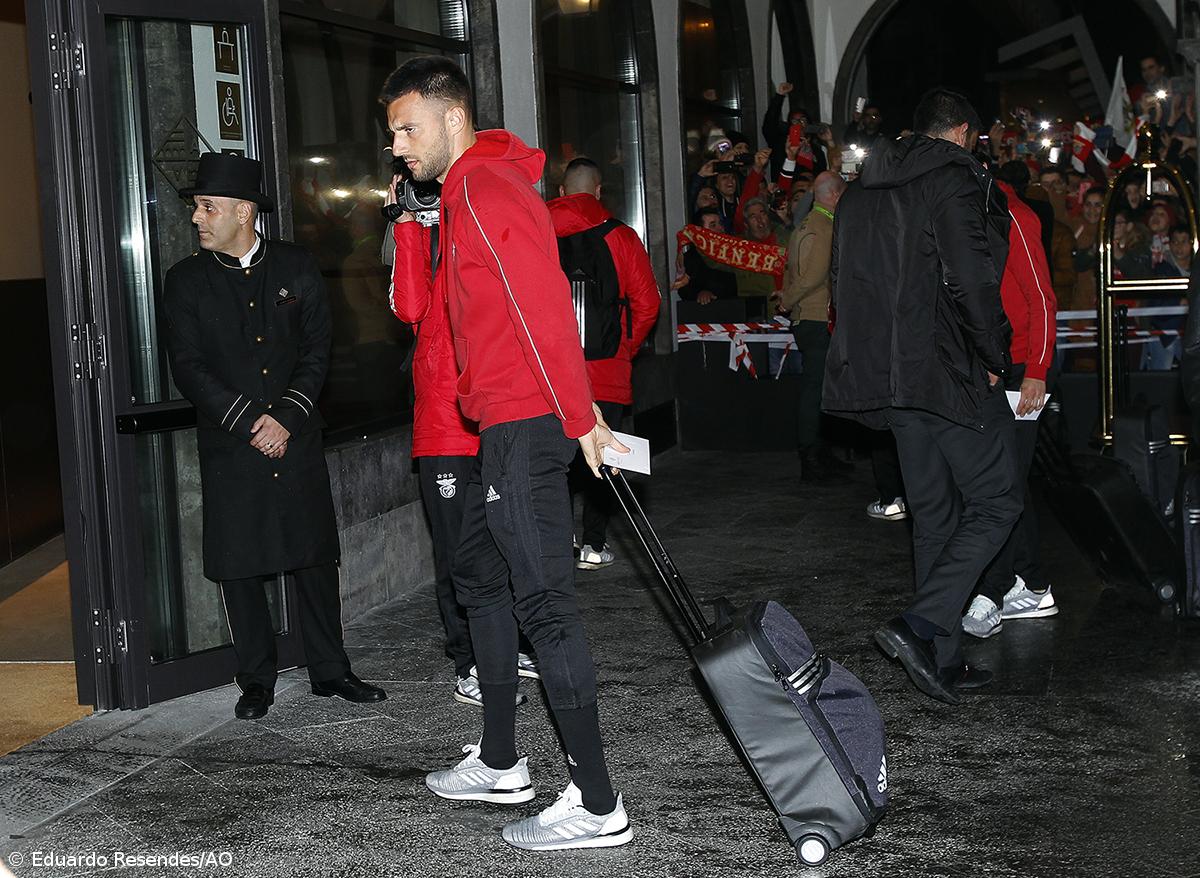Benfica defronta Santa Clara com segundo lugar na mira – Imagem 1
