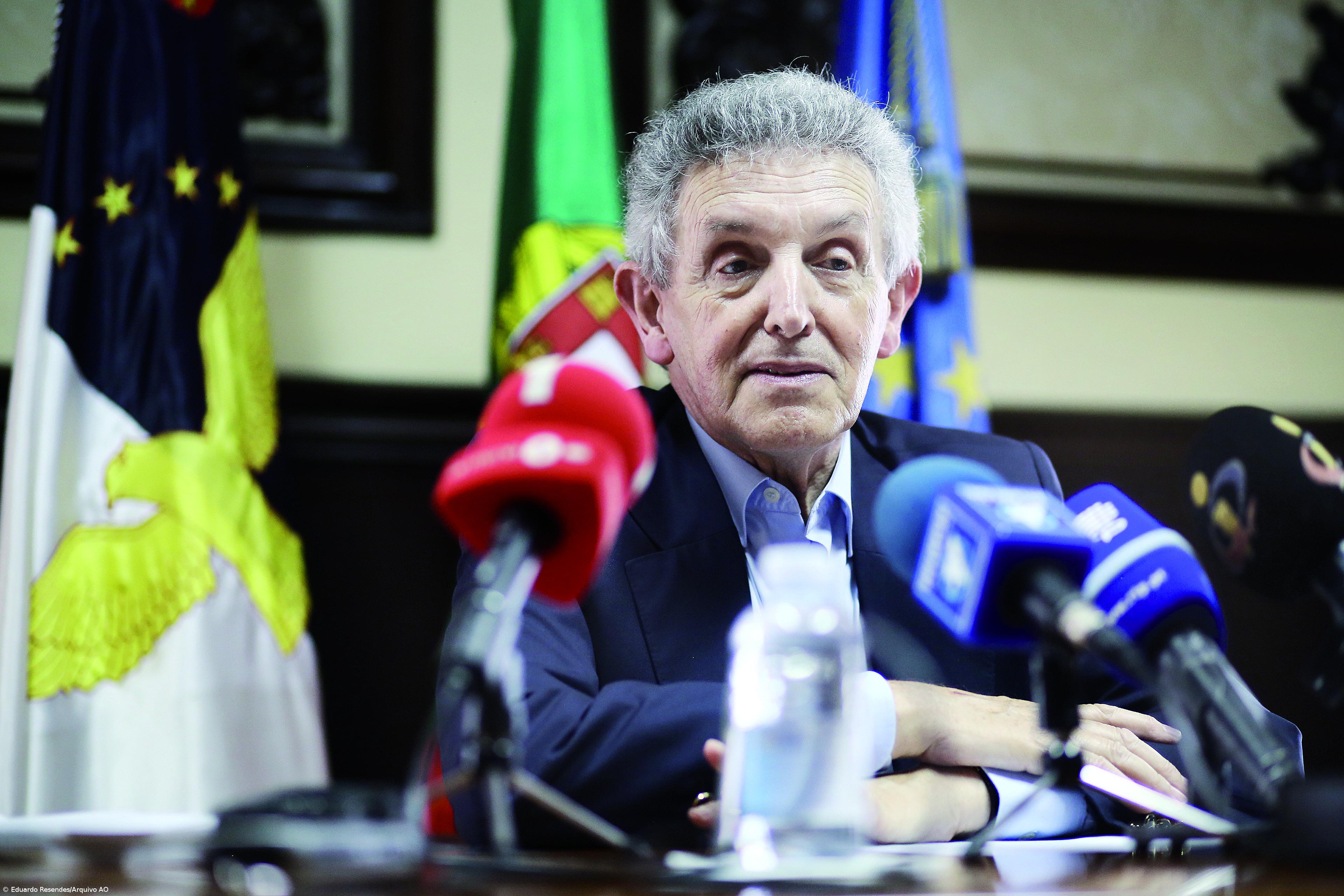 Mota Amaral considera “fundamental” respeitar a vontade dos militantes que elegeram Rui Rio – Imagem 1