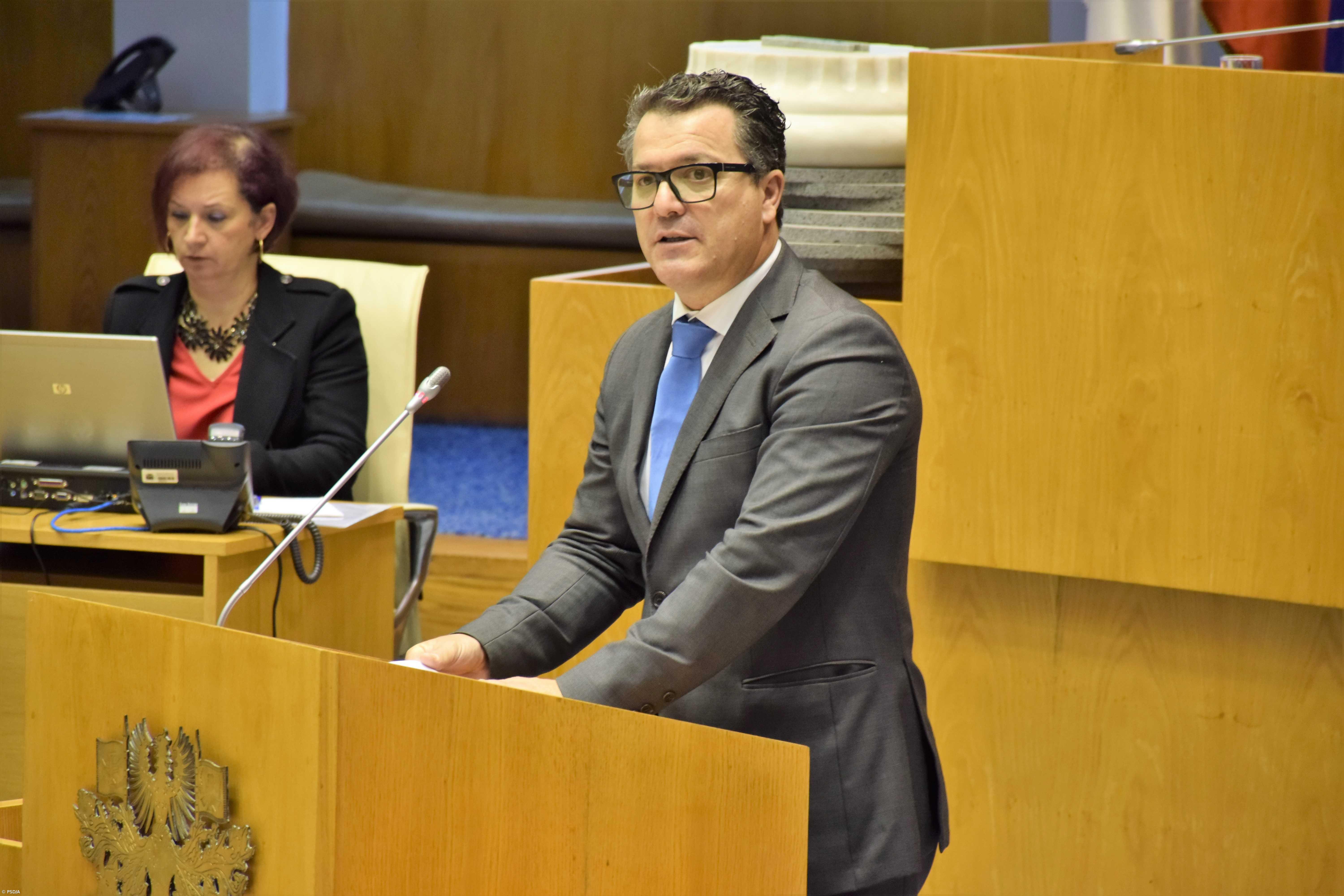 PSD/Açores quer Força Aérea a abastecer urgentemente a ilha das Flores  – Imagem 1