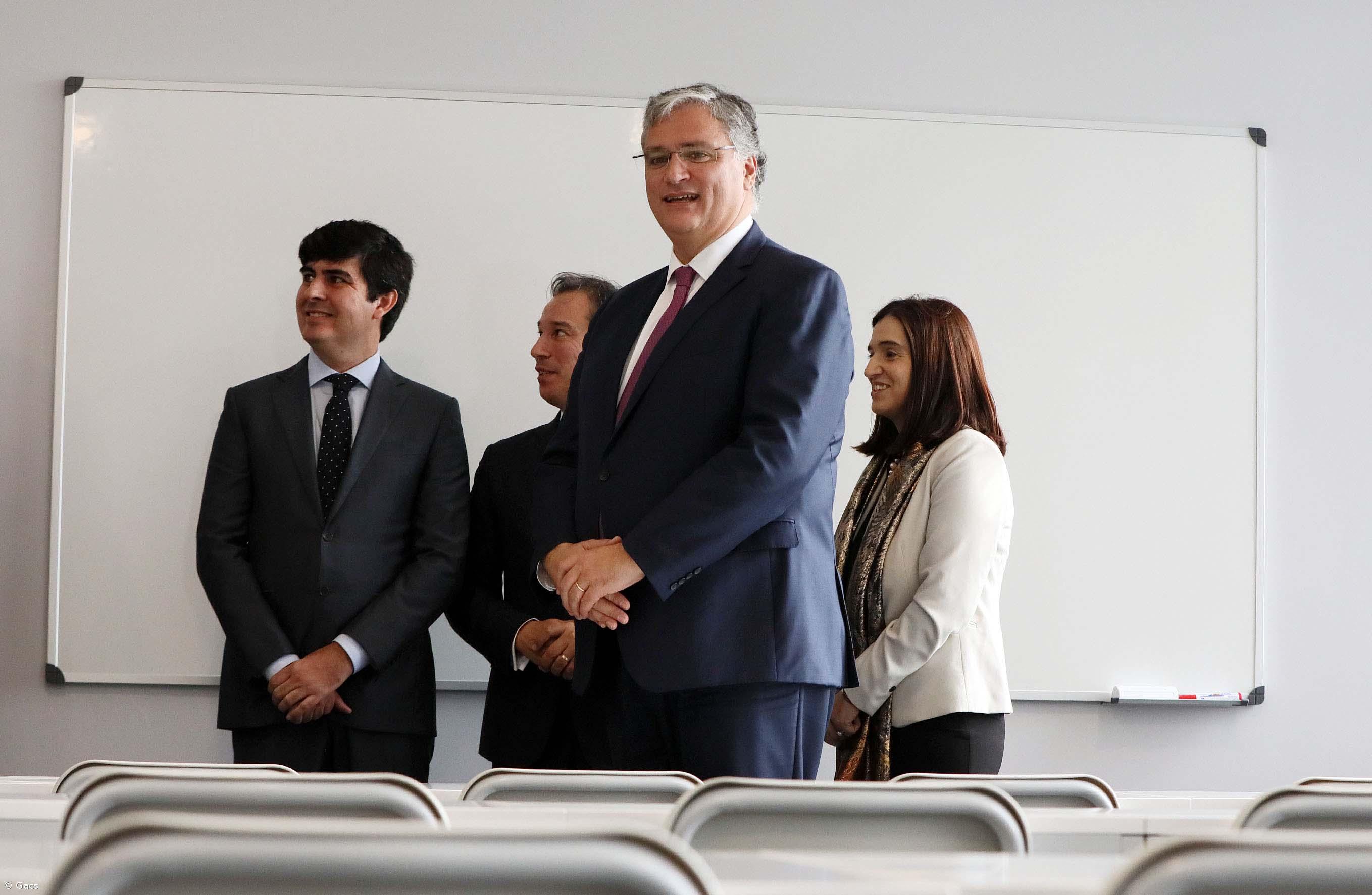 Reforço da formação de ativos vai abranger cerca de 18 mil trabalhadores açorianos – Imagem 1