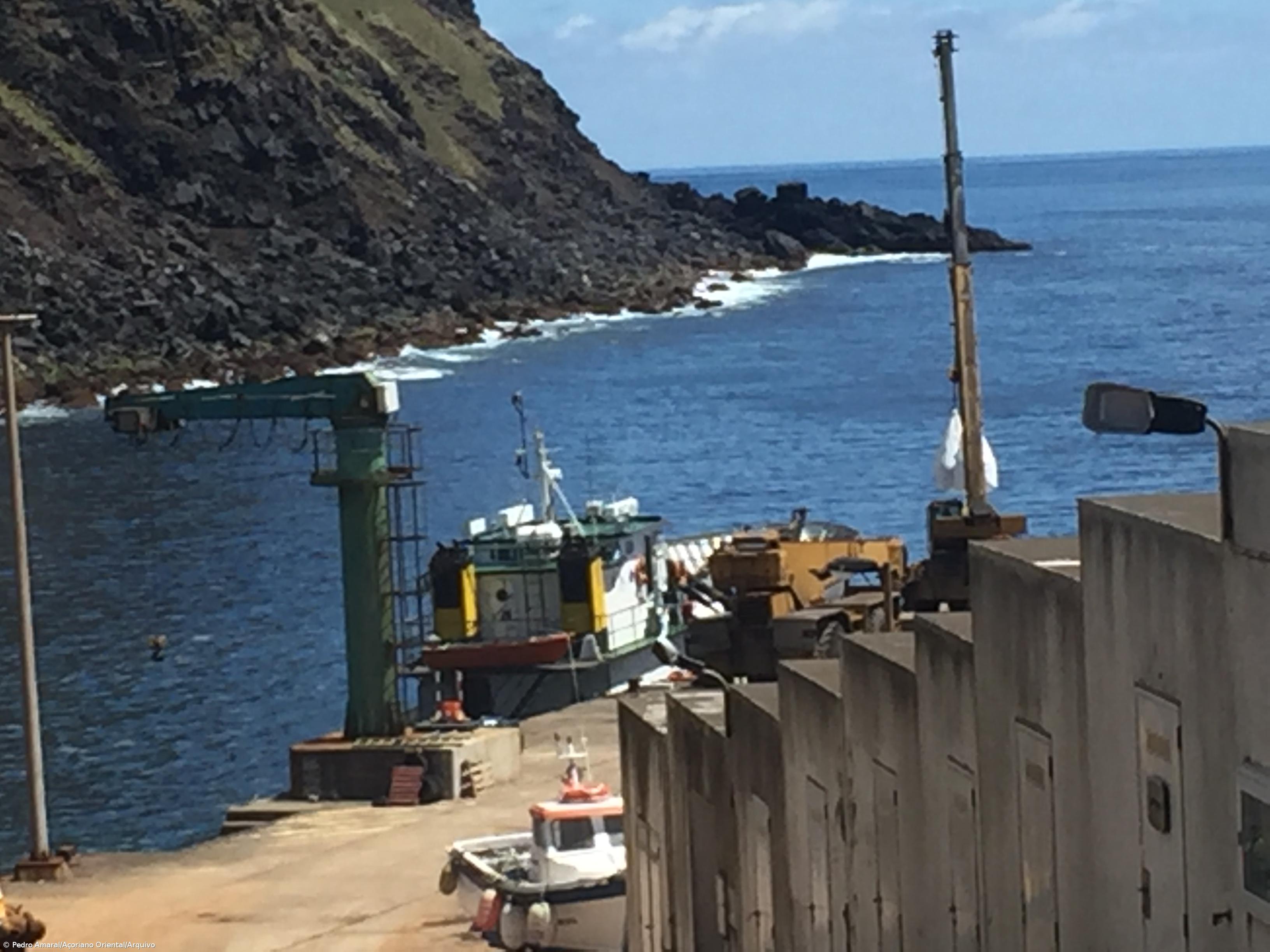 Publicado concurso público internacional para aquisição de grua para o Porto da Casa, no Corvo – Imagem 1