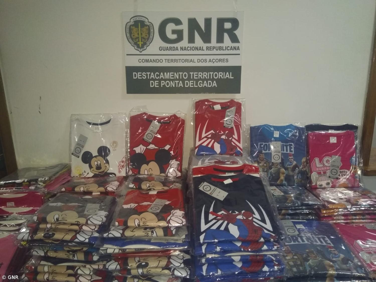 Apreensão de 148 artigos contrafeitos em Ponta Delgada – Imagem 1