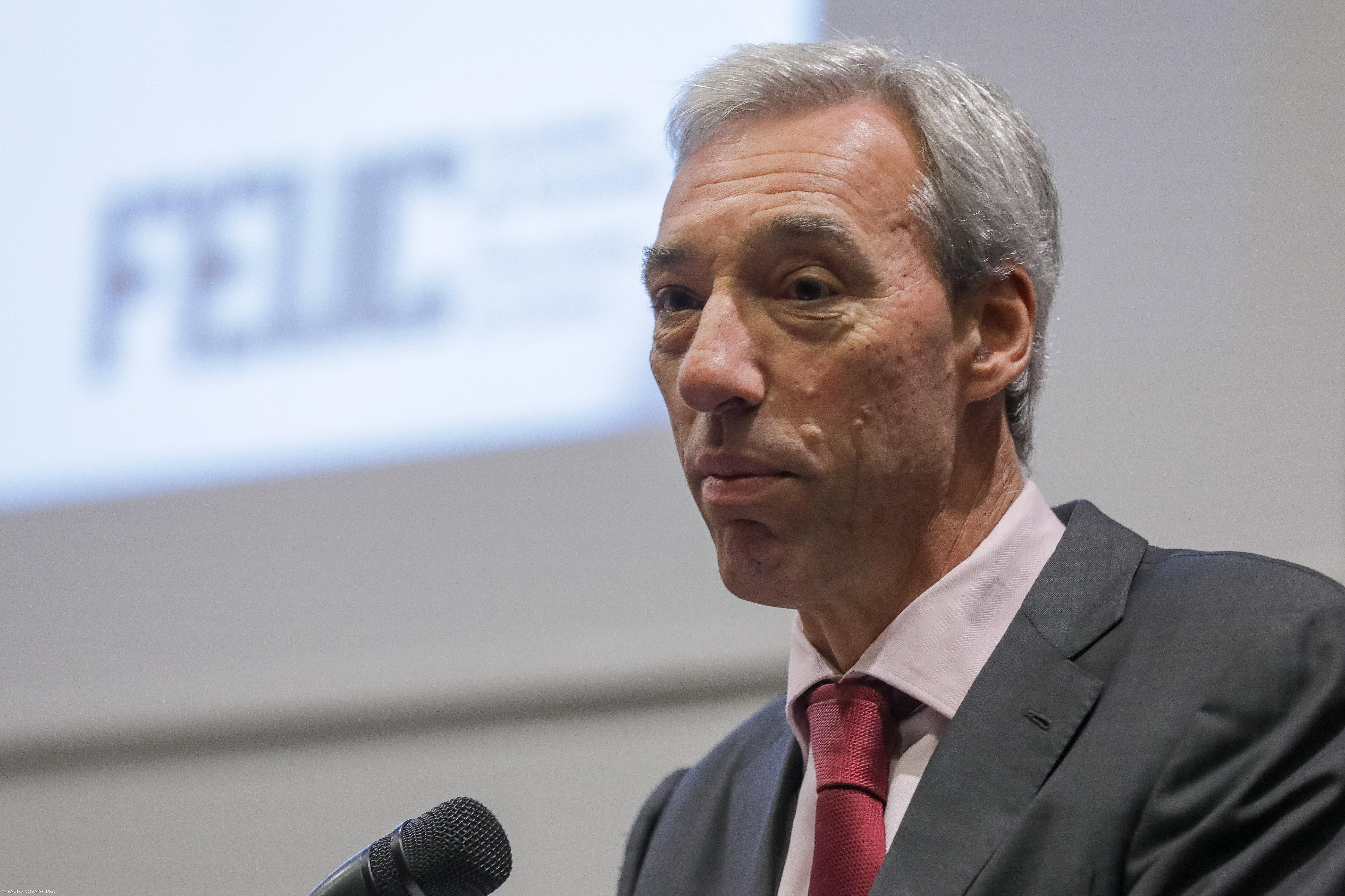 Ministro da Defesa de Portugal defende reforço de medidas para combater trafico de droga no Oceano Atlântico – Imagem 1