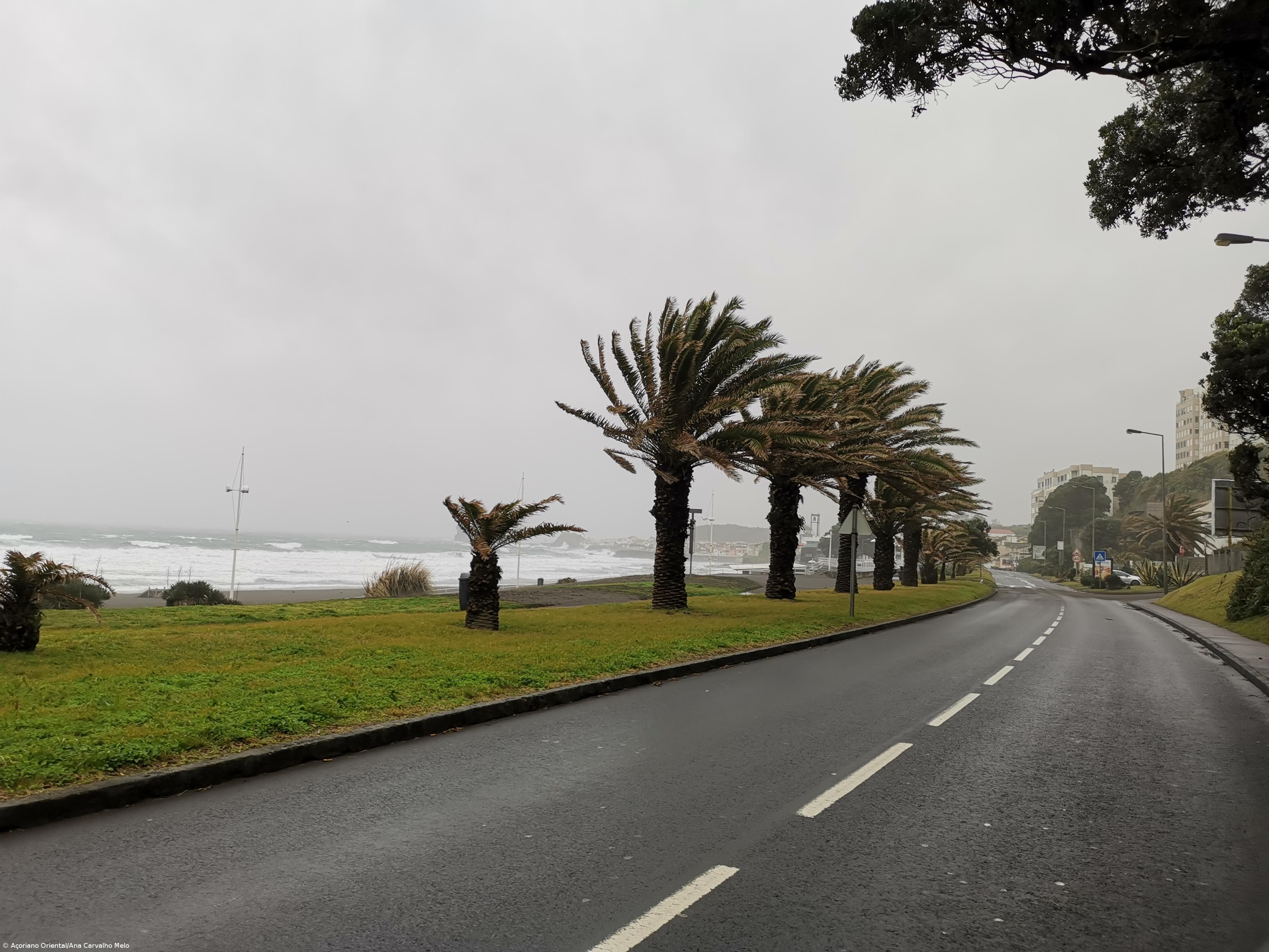 Estrada Regional junto à Praia das Milícias encerrada ao trânsito – Imagem 1