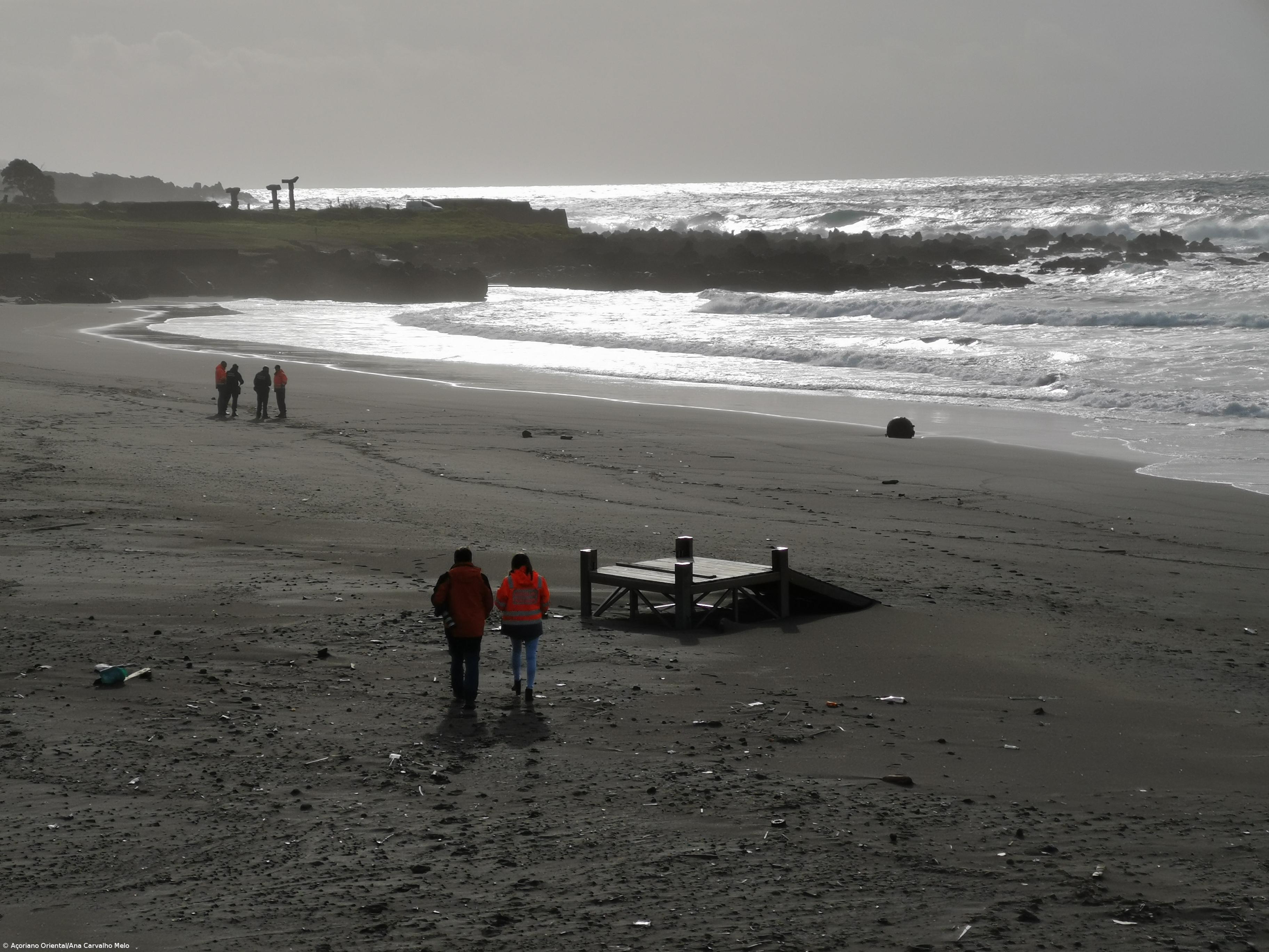Polícia Marítima isola praia devido a objeto não identificado – Imagem 1