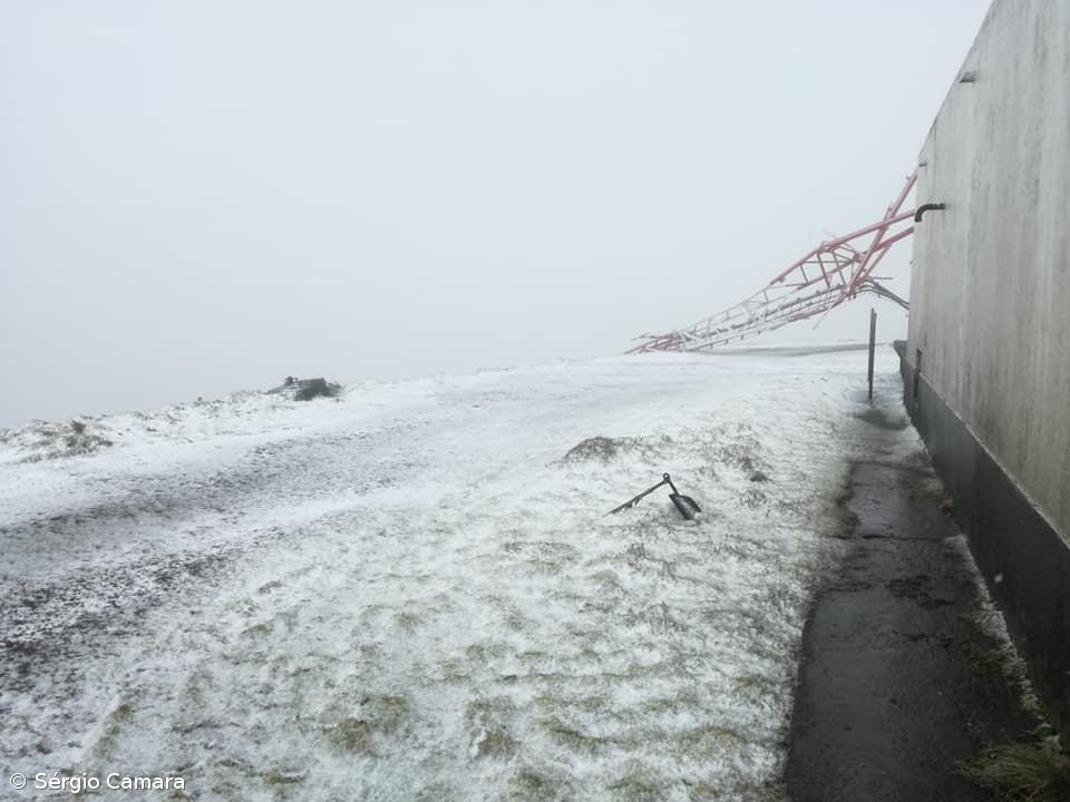 Baixas temperaturas geram queda de neve nos Açores – Imagem 1