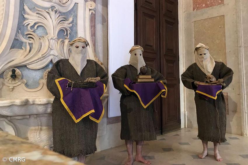 “Os Encapuzados” integram procissão secular de “Os Terceiros” – Imagem 1