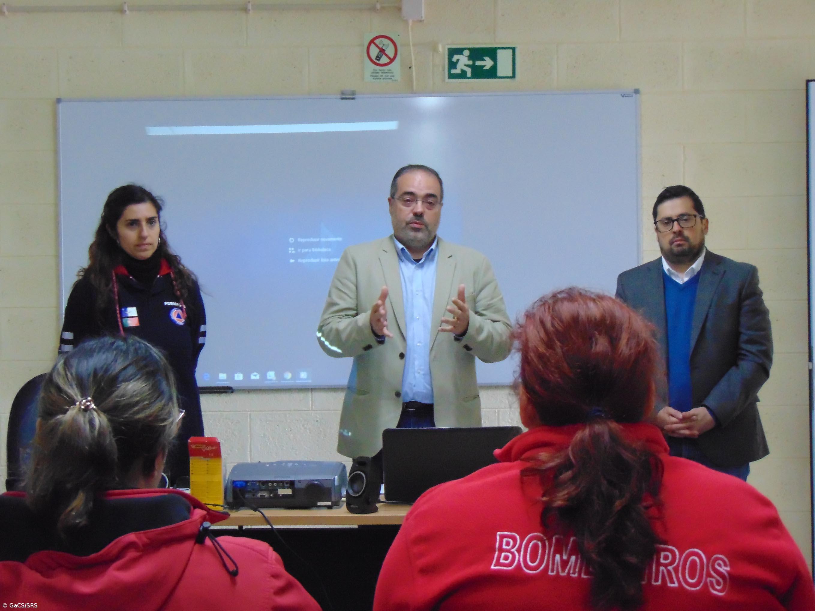Bombeiros dos Açores frequentam primeiro curso de Inglês – Imagem 1