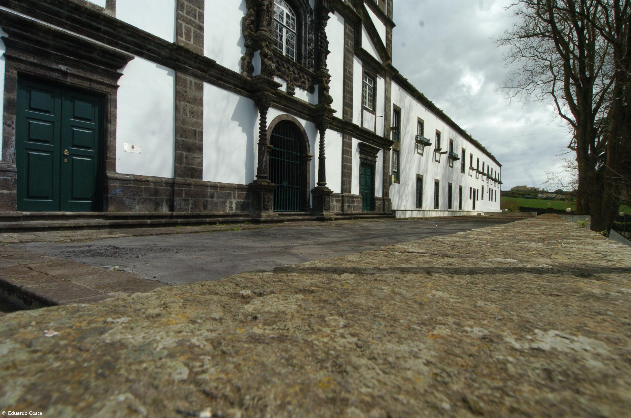 Biblioteca municipal da Lagoa assinala primeiro aniversário – Imagem 1