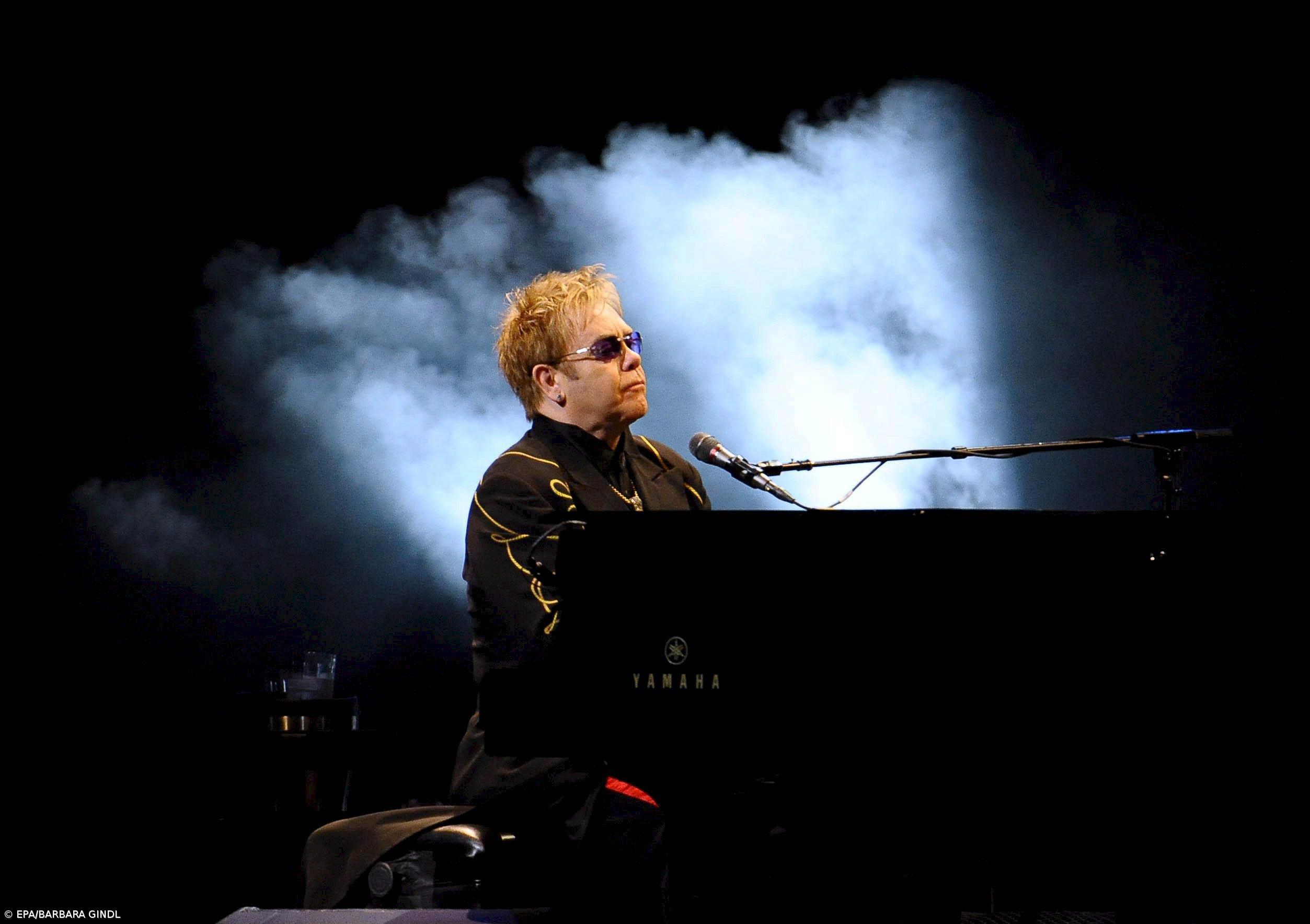 Elton John dedica concerto de Pequim a Ai Weiwei – Imagem 1