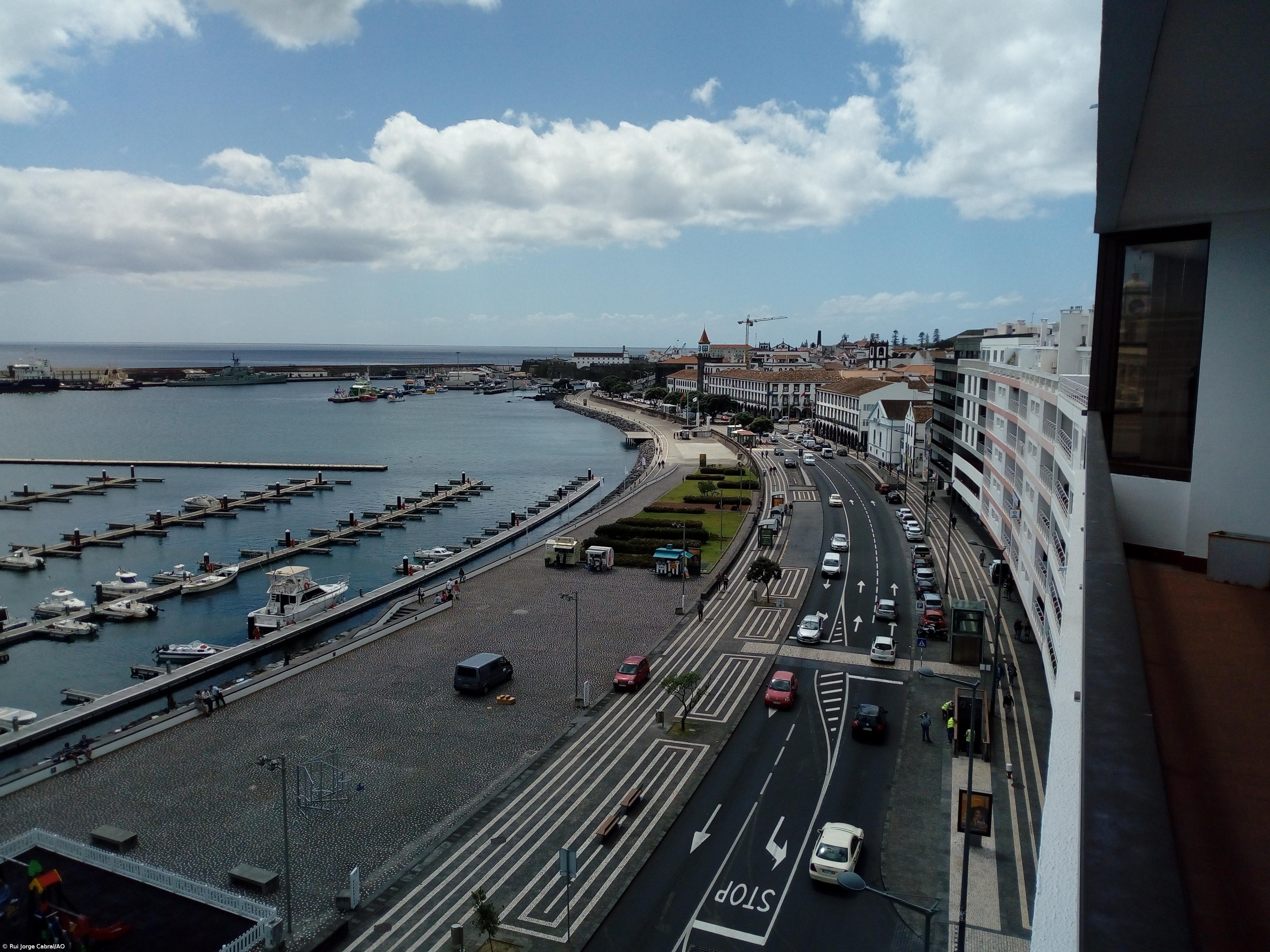 Passe único para autocarros da ilha a 40 euros foi a peta do AO – Imagem 1