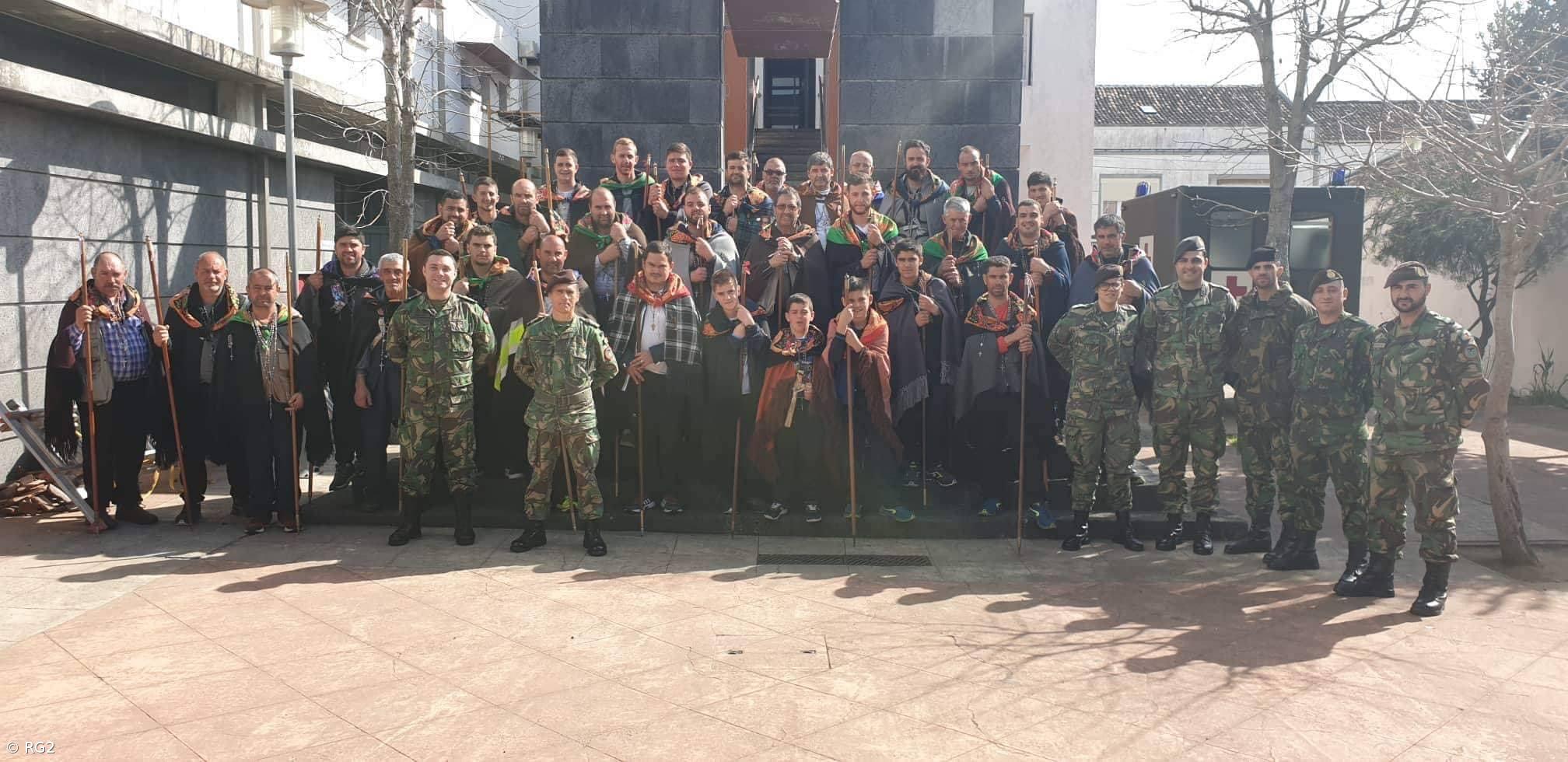 Regimento de Guarnição N°2 apoia ranchos de romeiros – Imagem 1