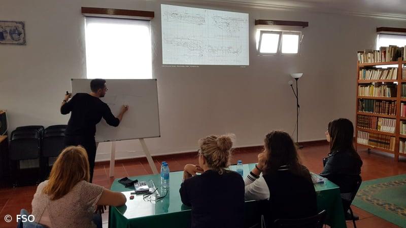 Alunas Erasmus visitam FSO e têm formação em desenho arqueológico  – Imagem 3
