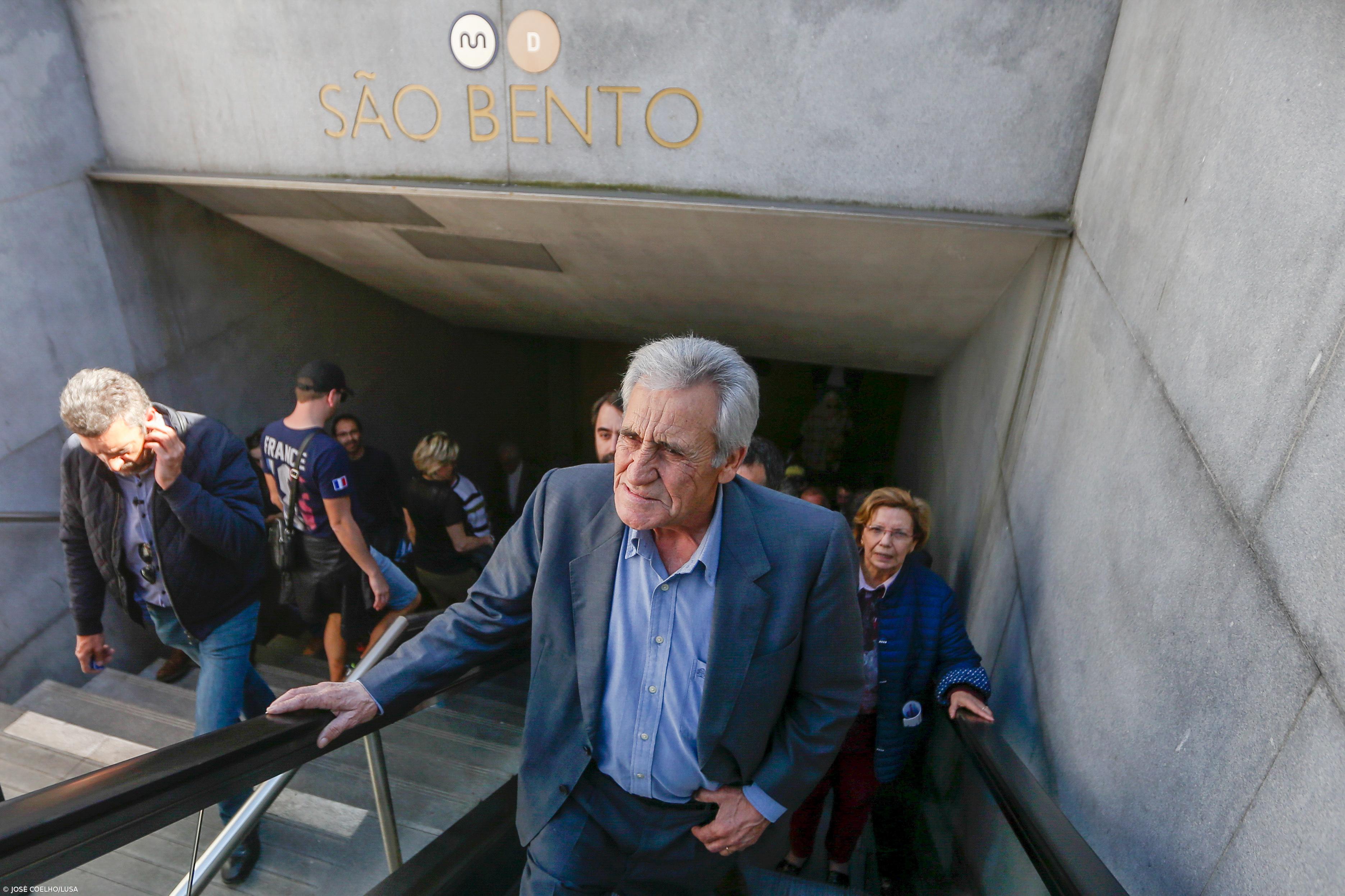 Jerónimo de Sousa afirma que "chantagem" do PS revelou convergência com a direita  – Imagem 1