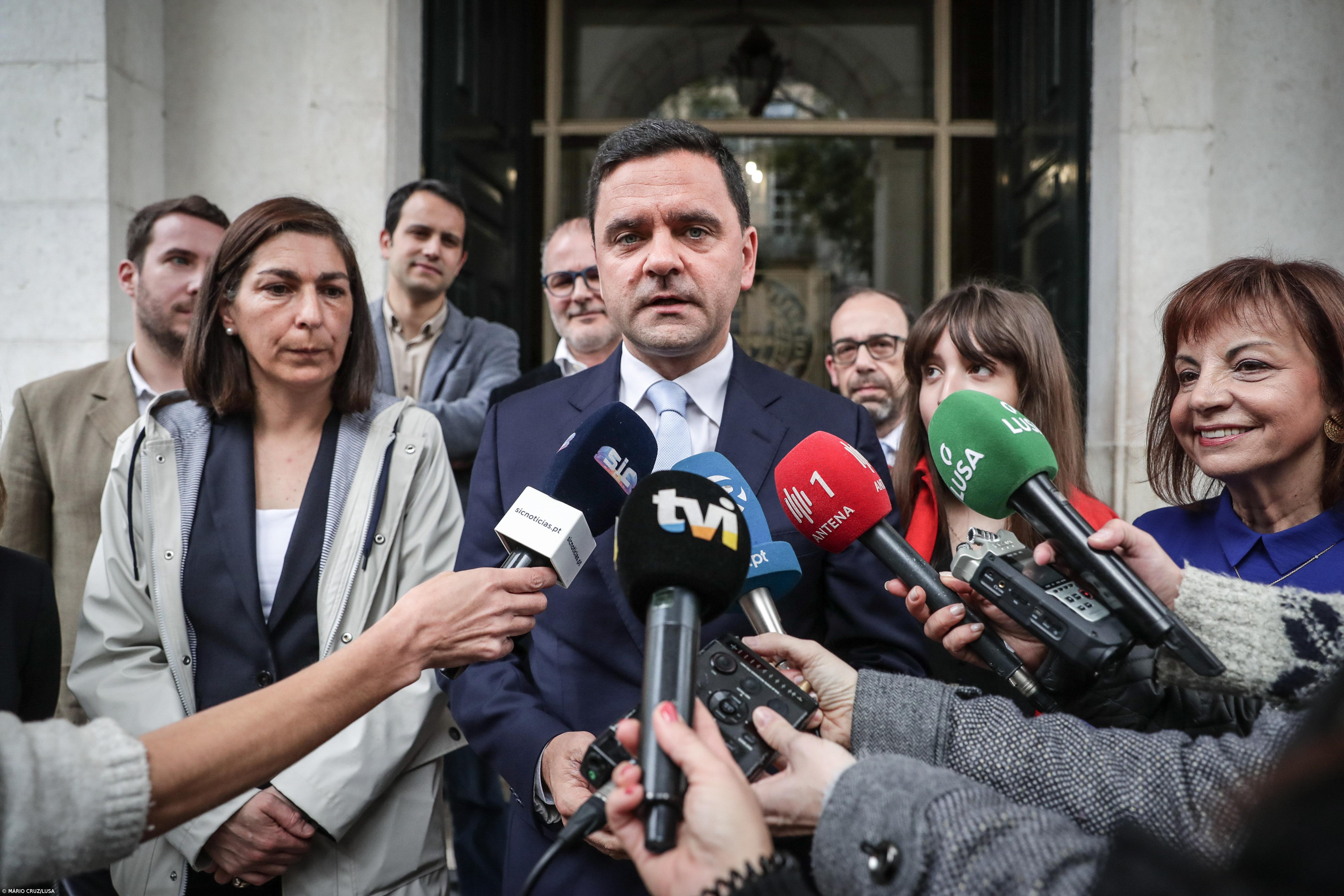 Marques passeia em Viana e fala com eleitores portugueses e não só – Imagem 1