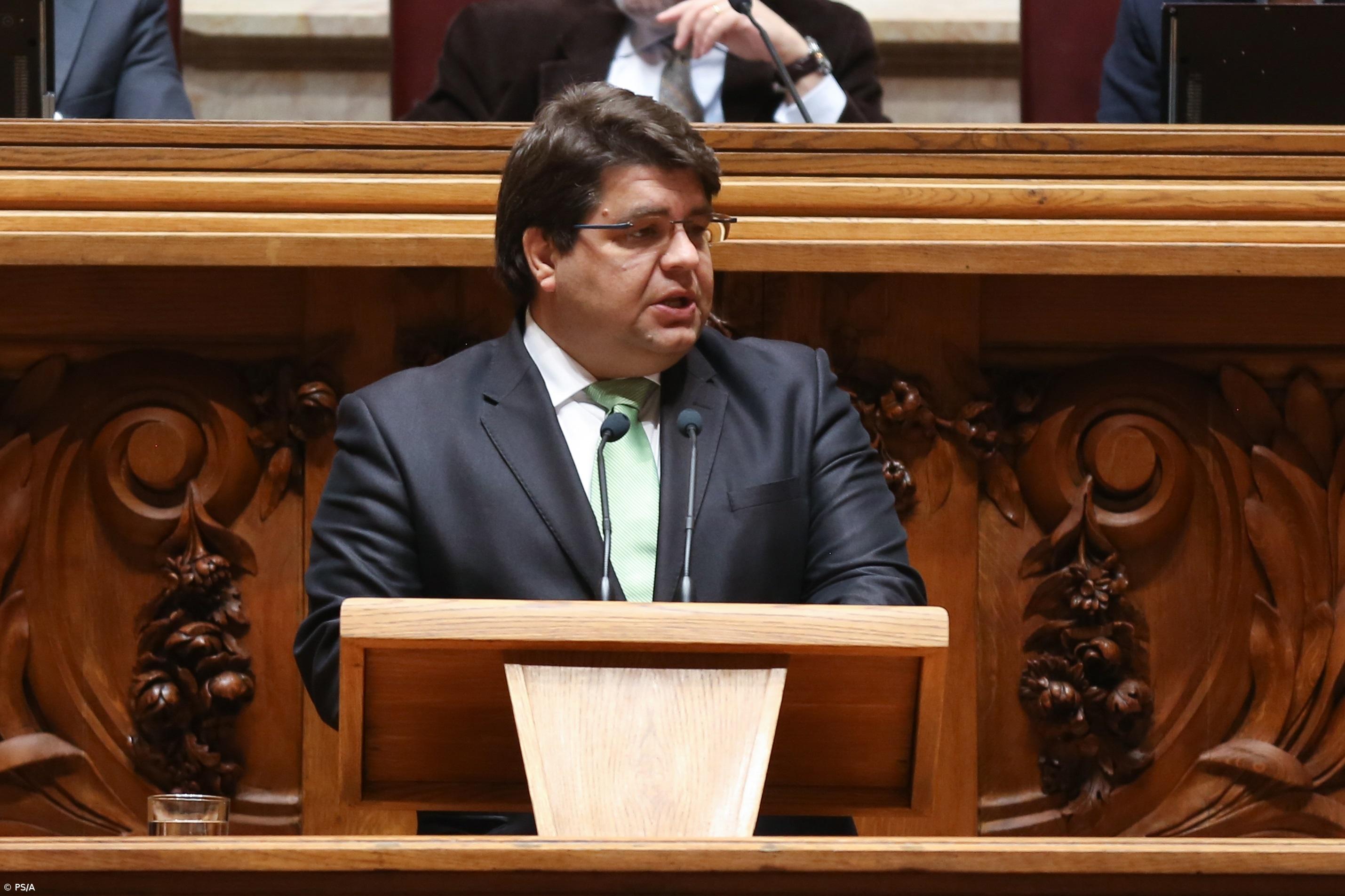 PS afirma que acolhe preocupações de Marcelo na origem do veto à lei do mar  – Imagem 1