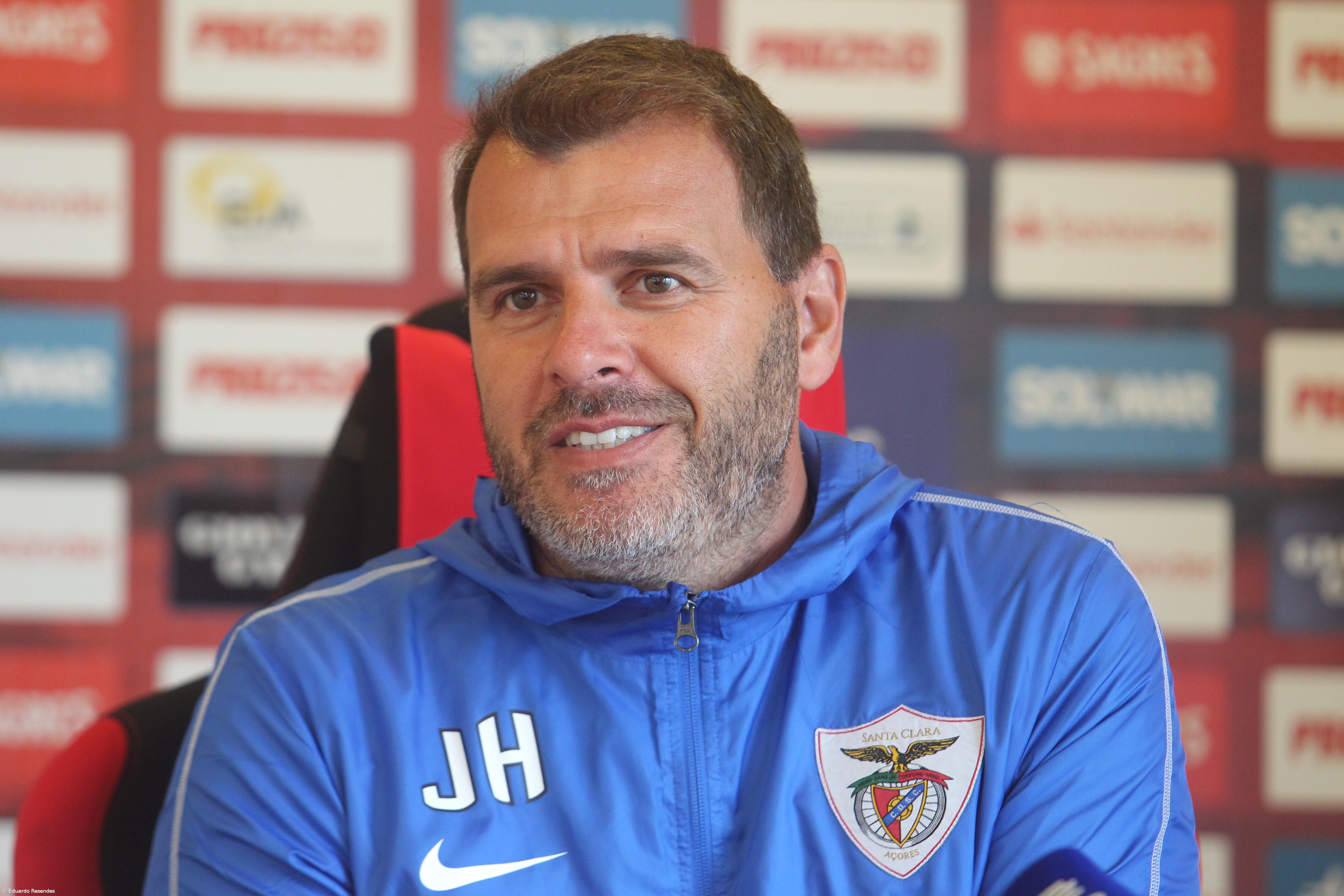 Treinador garante Santa Clara pronto para "desempenho de topo" na Luz – Imagem 1